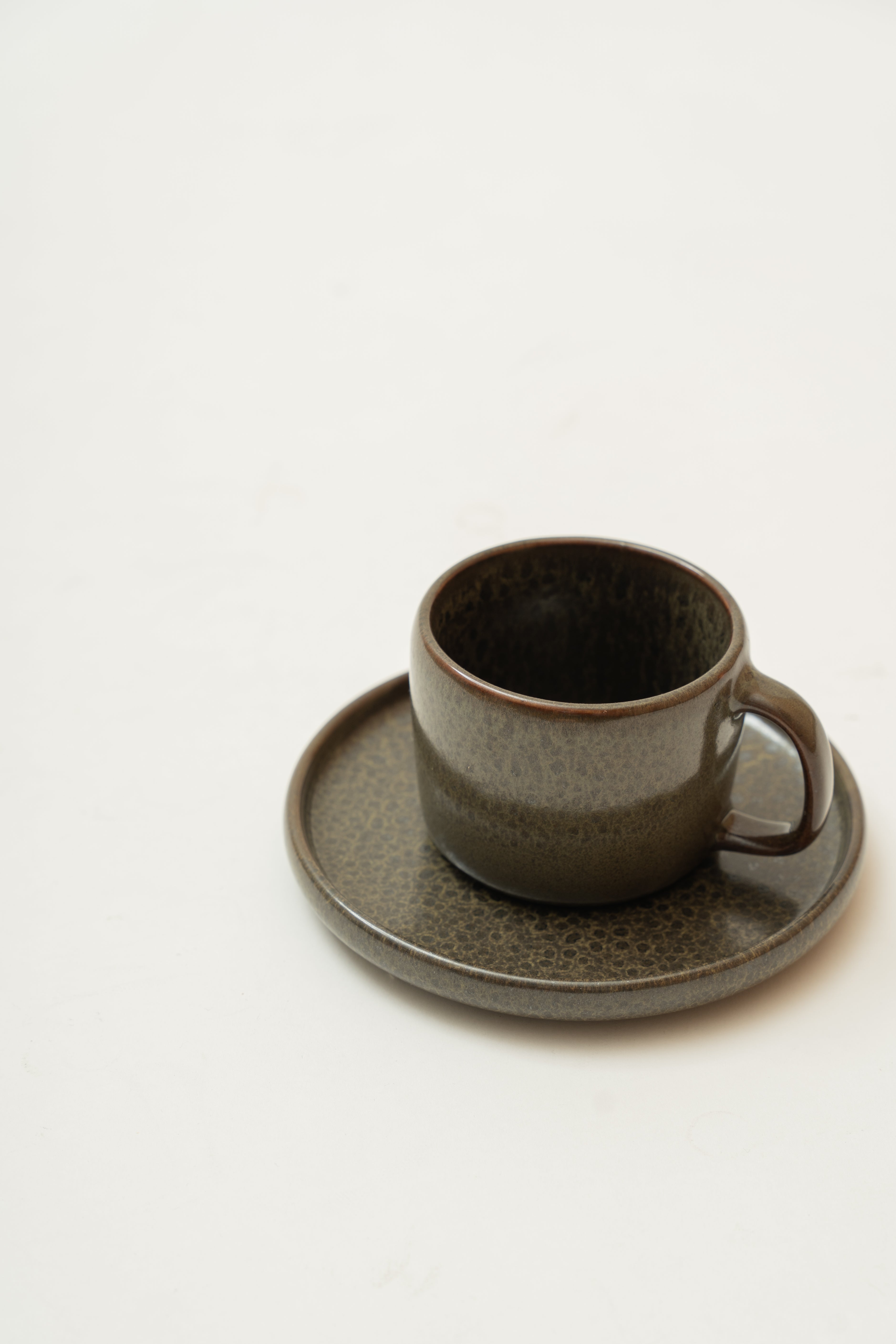 Glazed Stoneware Mug Set in Thatch Green