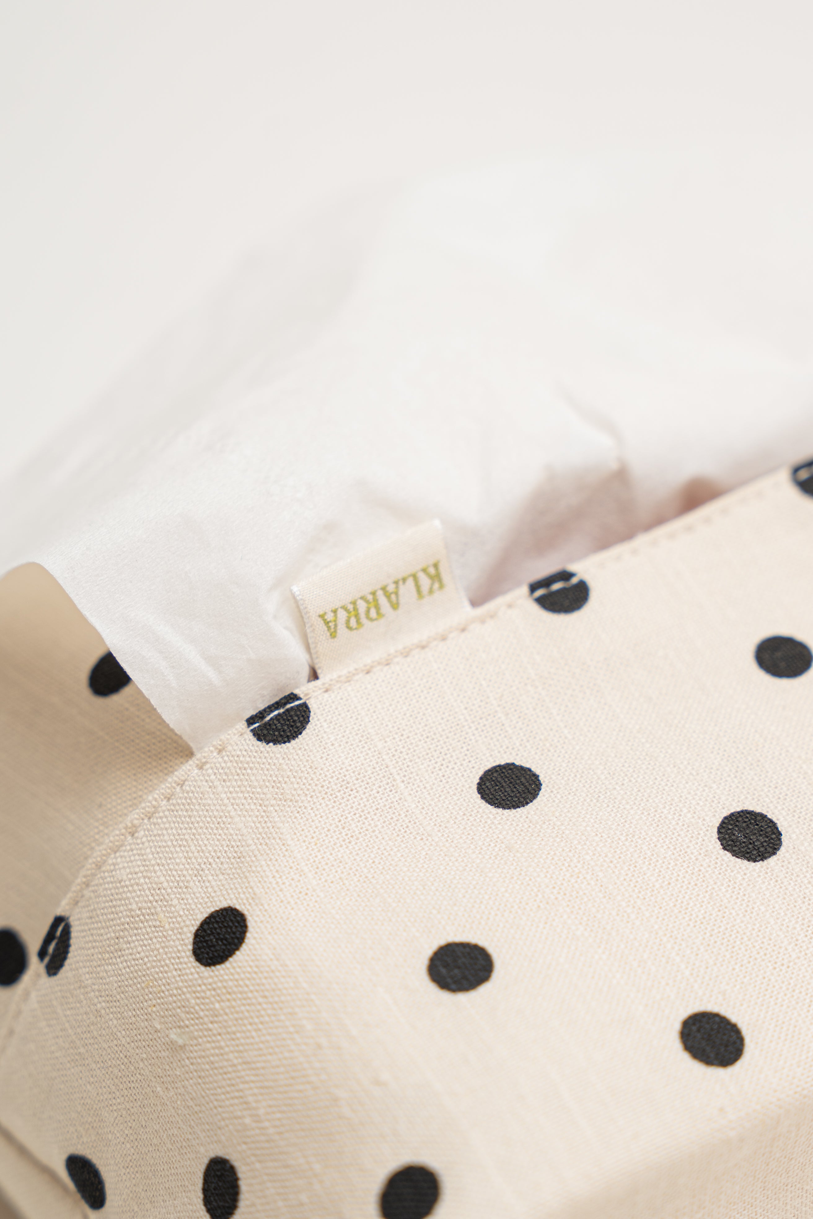 Tissue Holder in Polka Dot Ivory