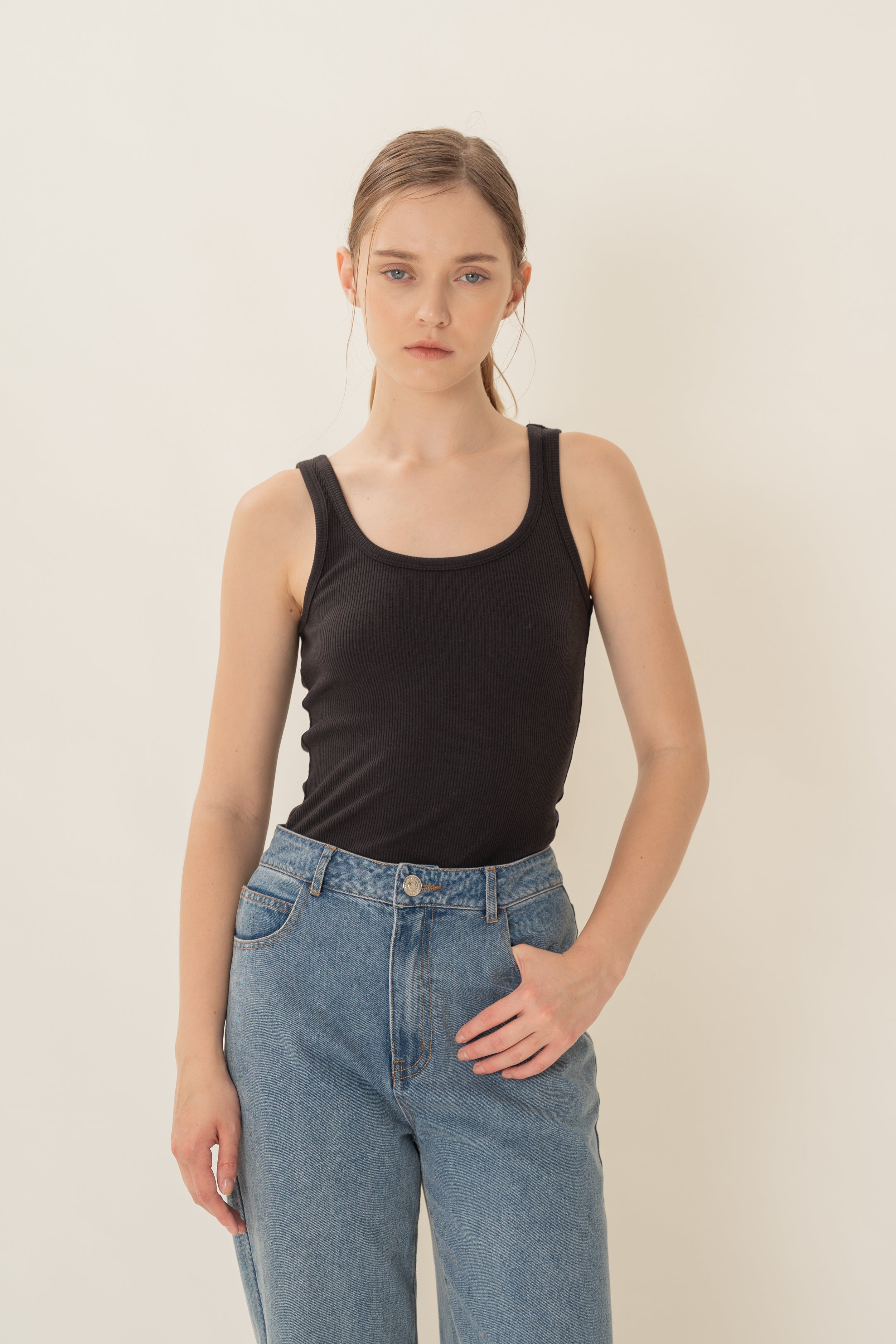 Scoop Neck Tank Top in Black