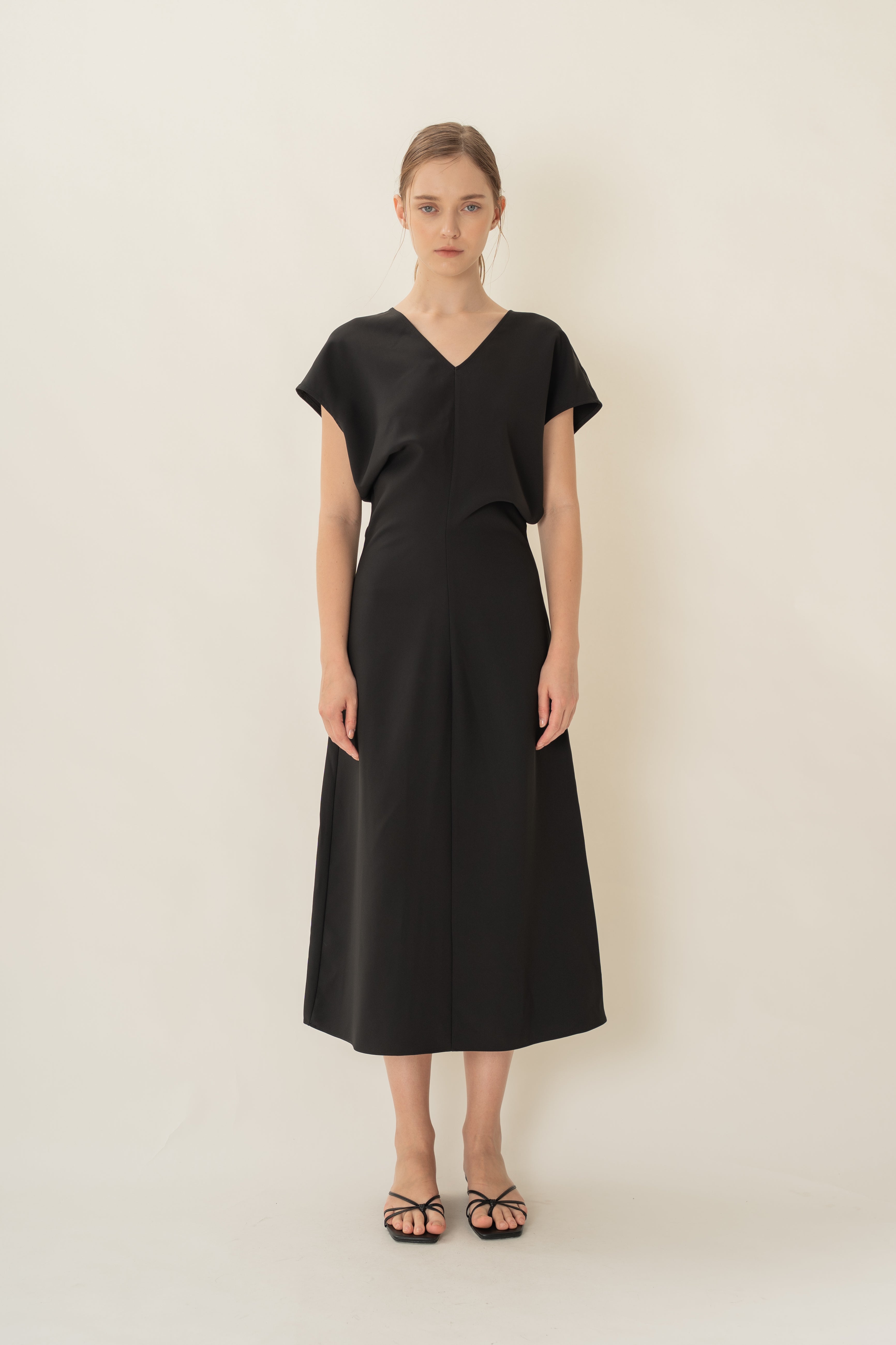 V-Neck Waisted Midi in Black