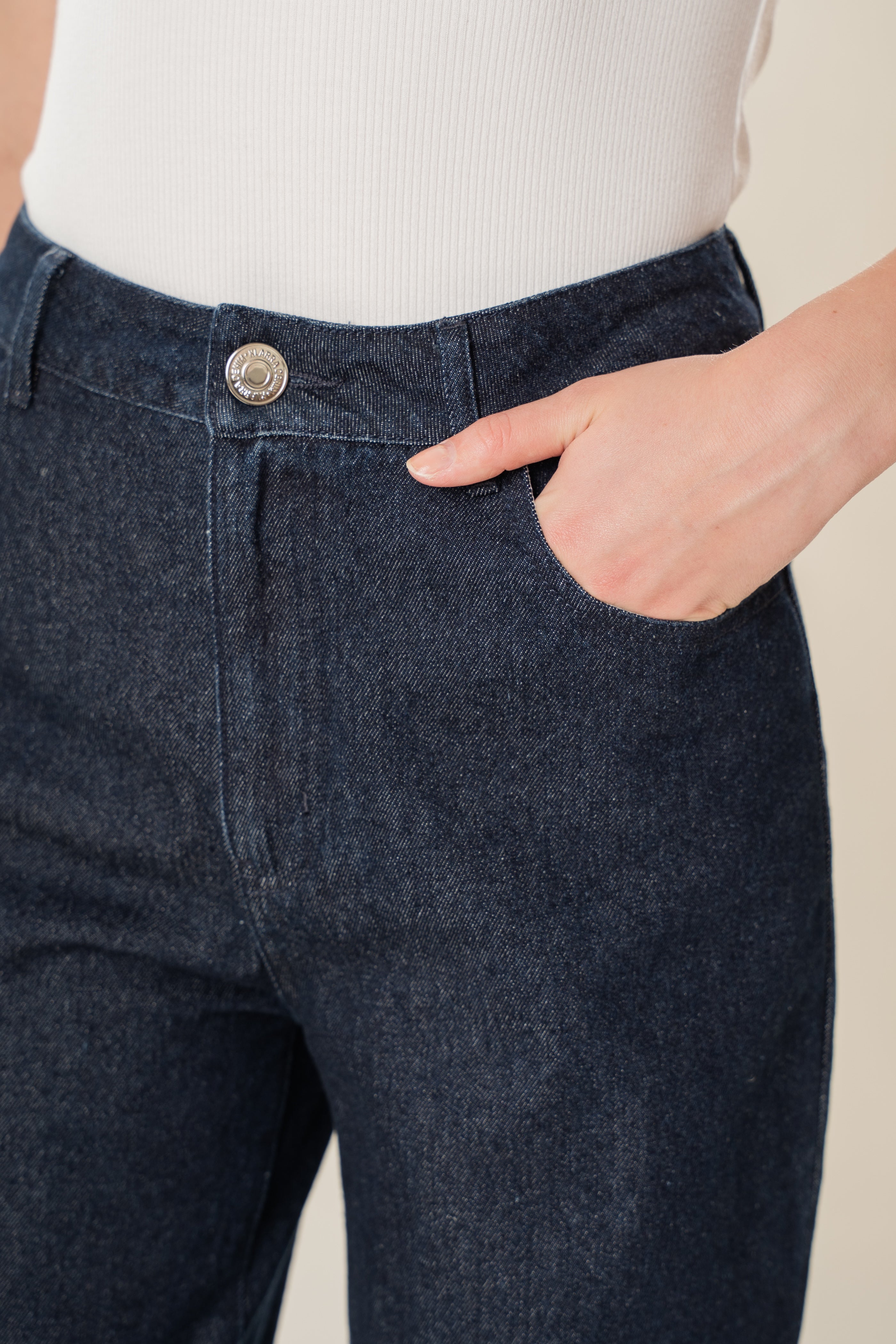 Studios Classic Straight Cut Jeans in Dark Wash