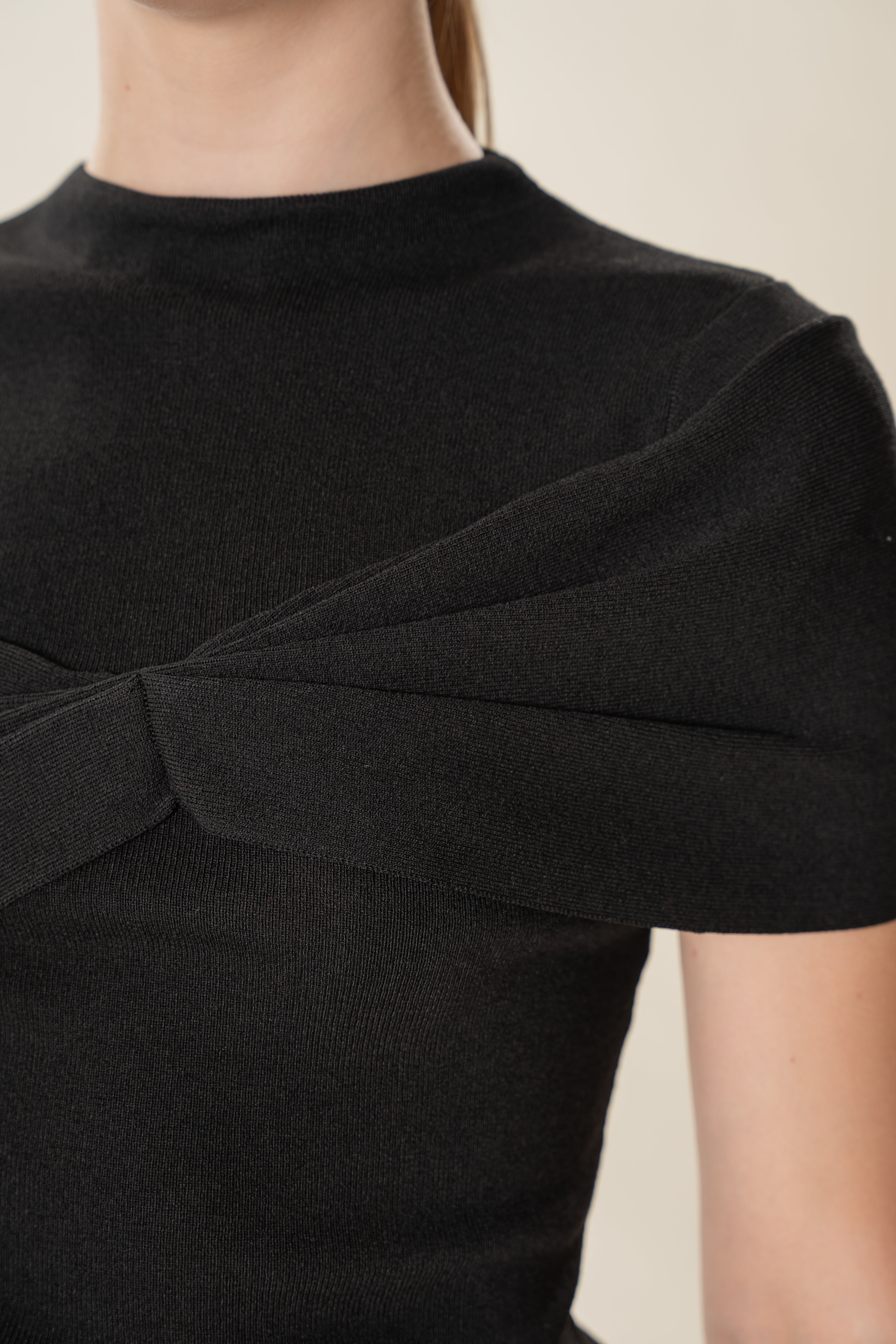 Knitted Top With Front Bow Detailing in Black