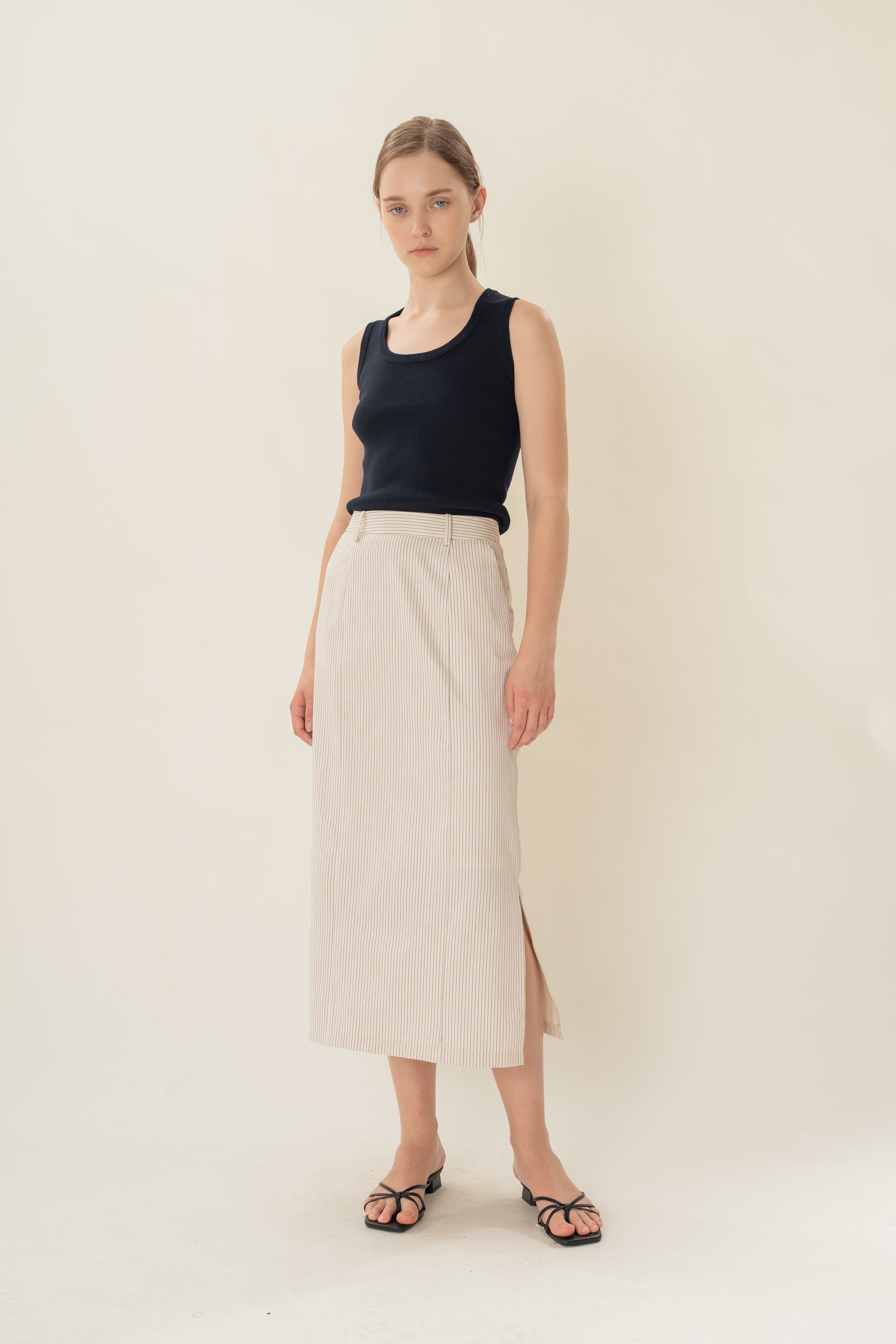 Round Neck Knitted Tank in Midnight