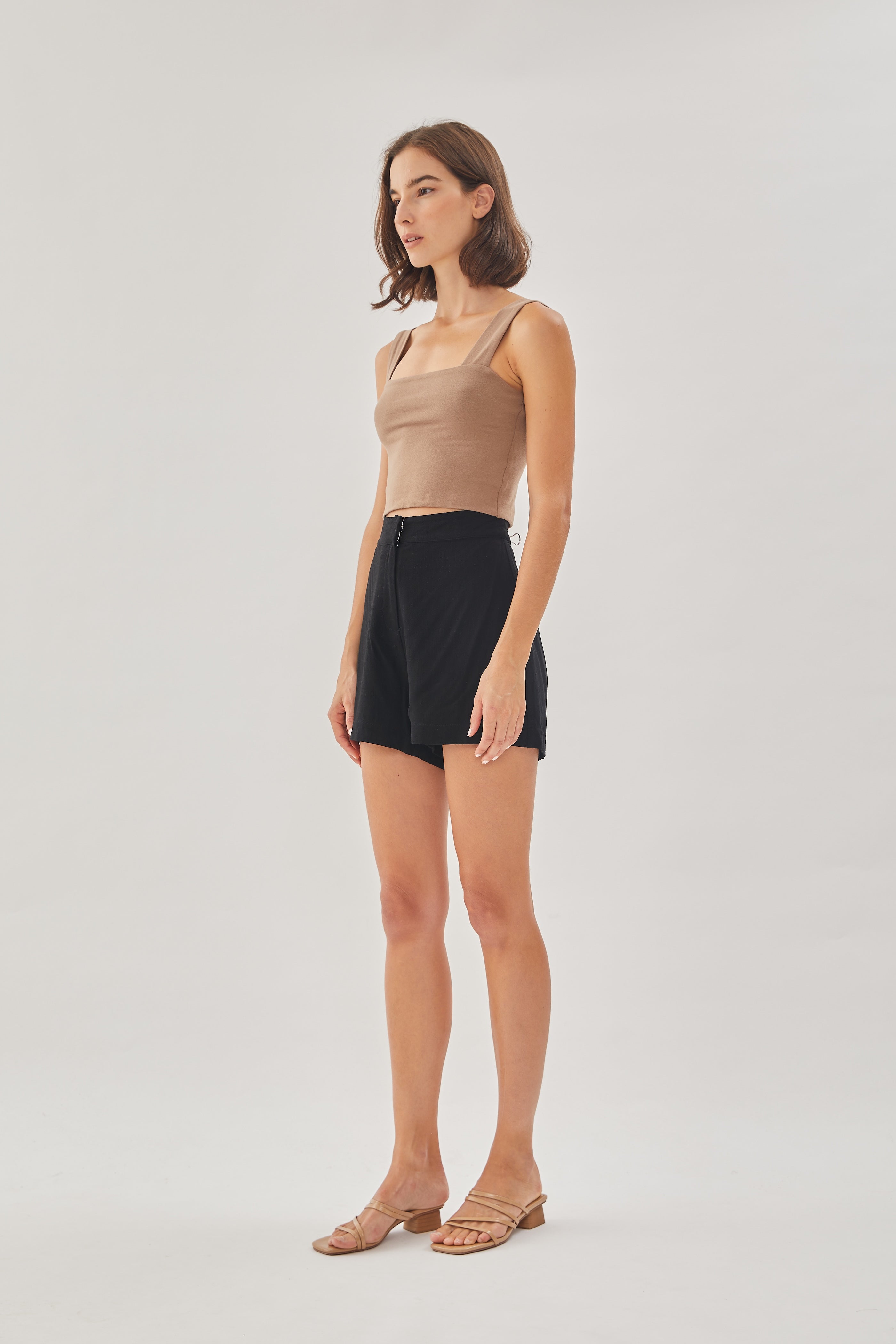Linen Shorts in Black