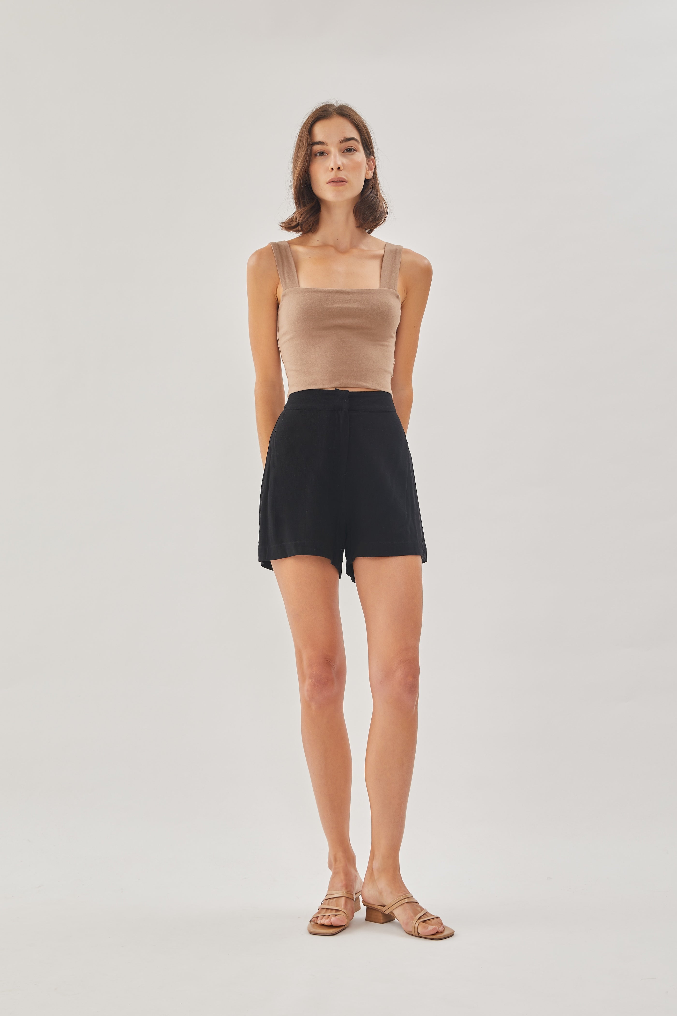 Linen Shorts in Black