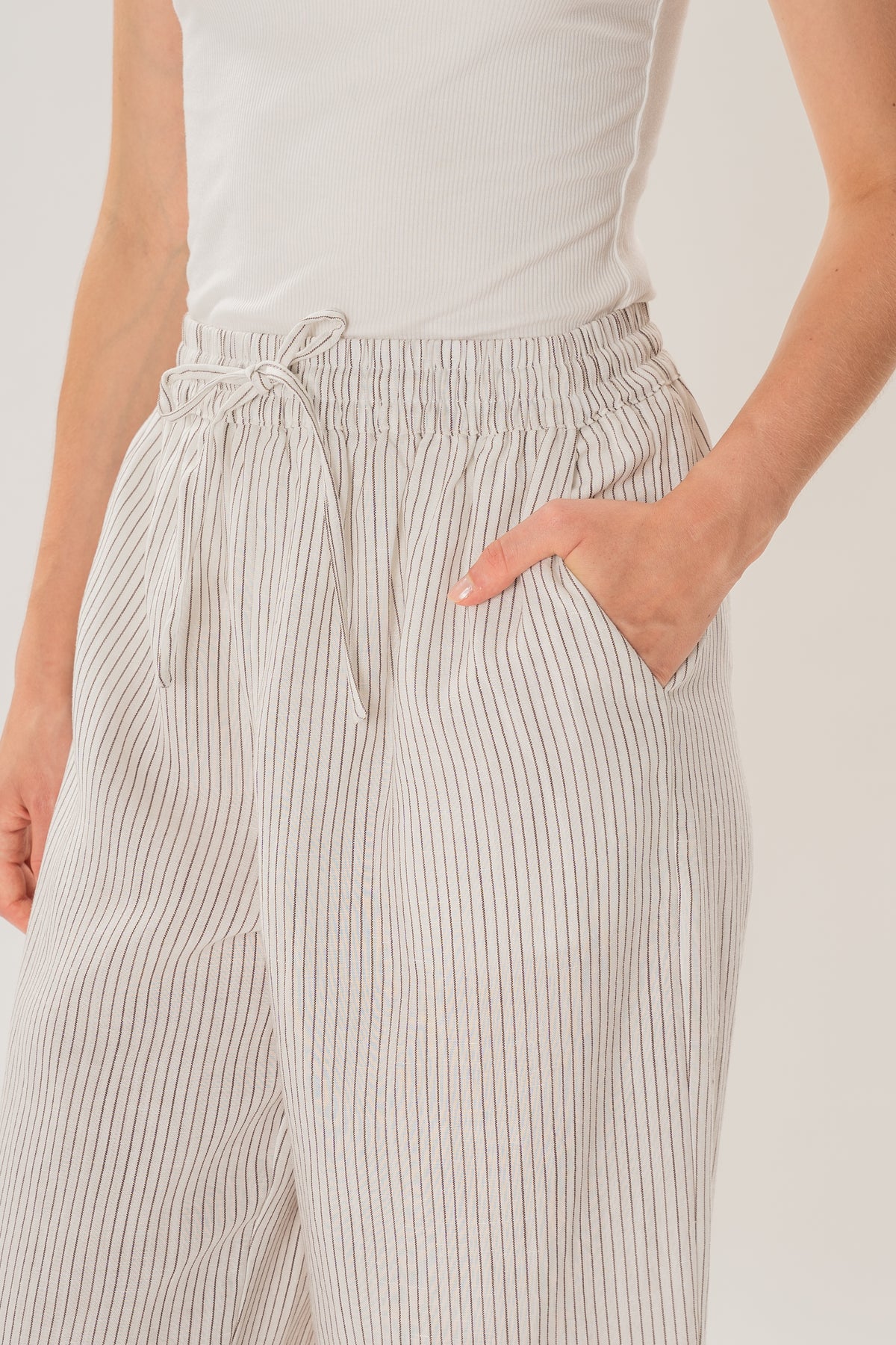 Linen Relaxed Straight-Leg Pants in White Stripes