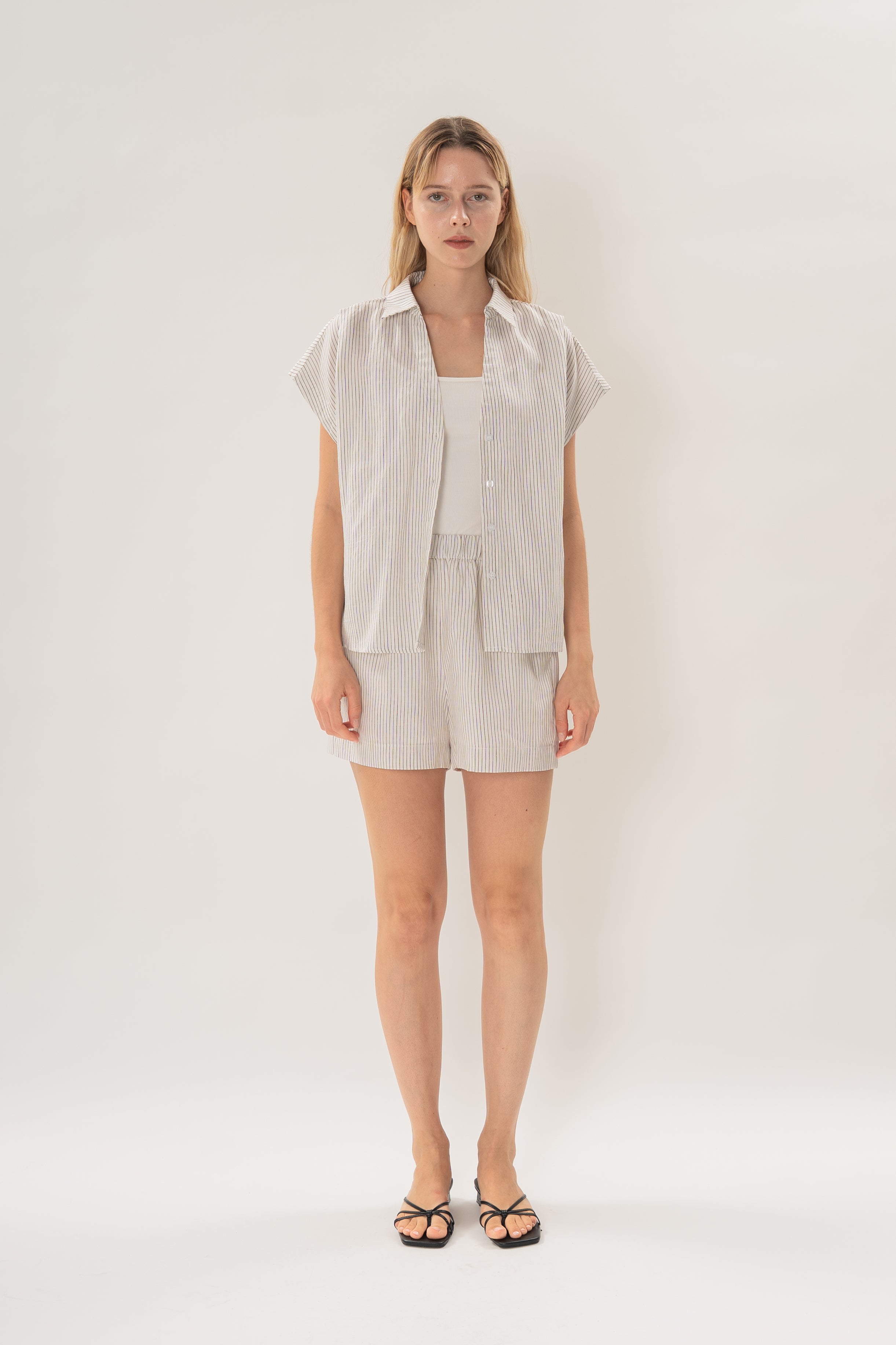 Linen Relaxed Gathered Waist Shorts in White Stripes