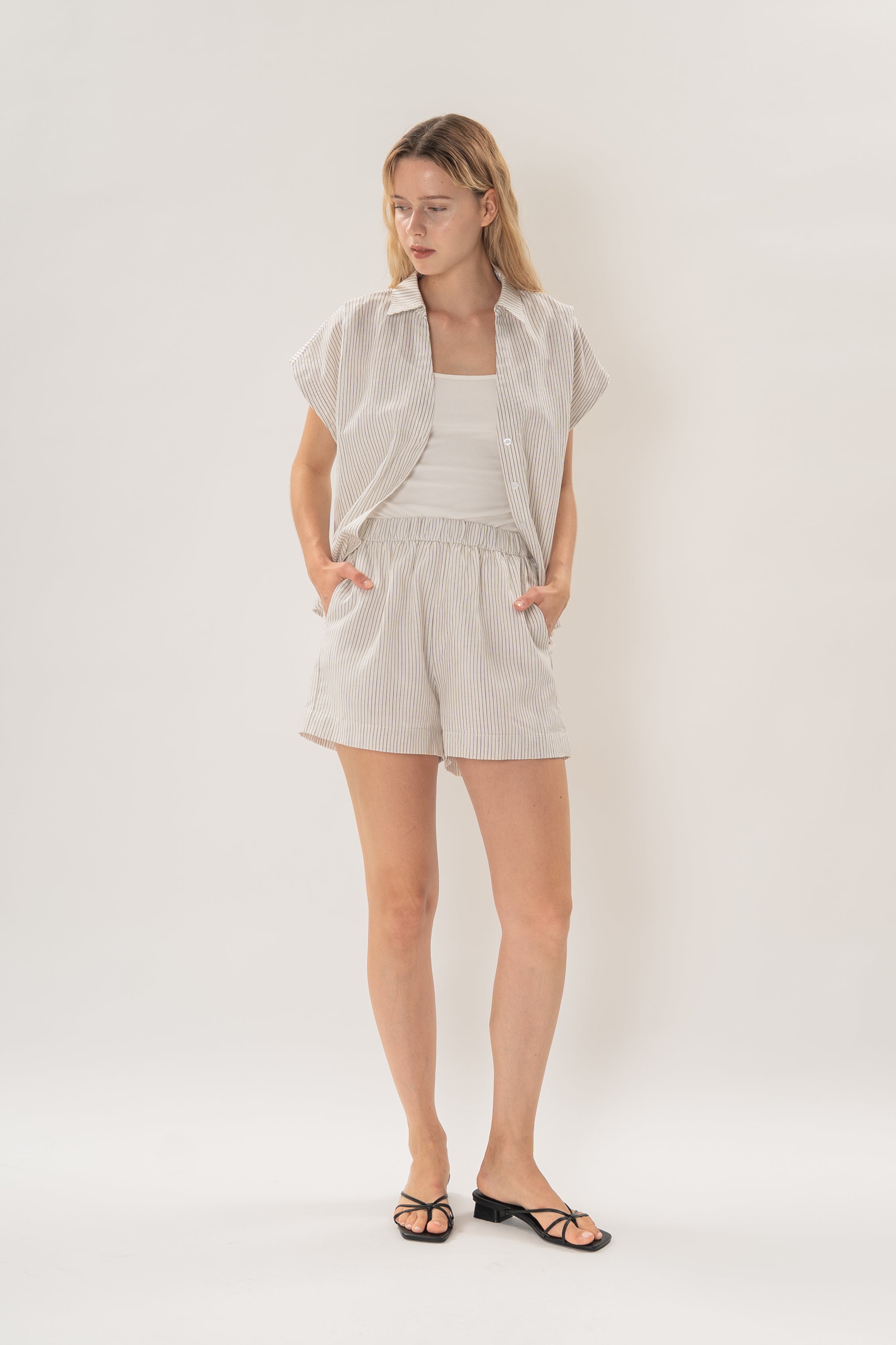 Linen Relaxed Gathered Waist Shorts in White Stripes