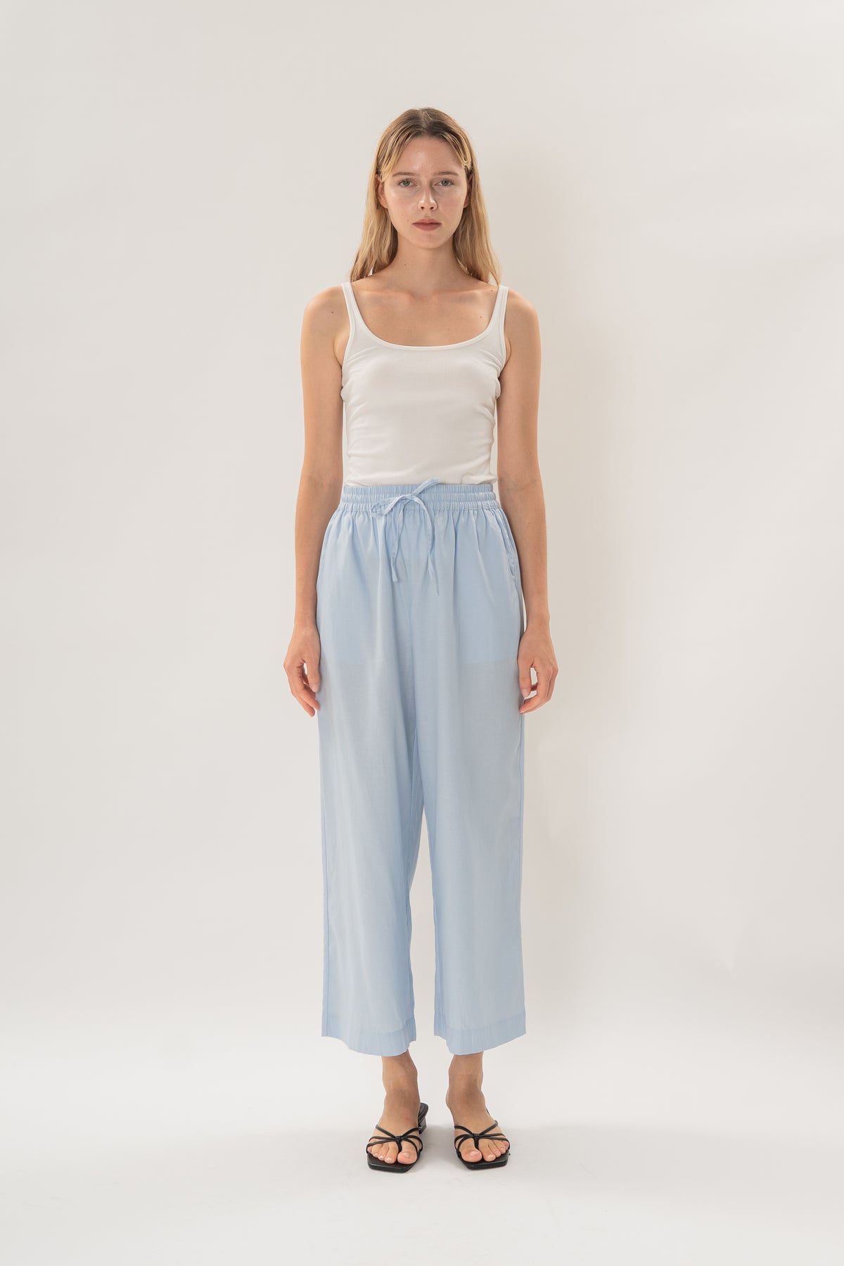 Petite Linen Relaxed Straight-Leg Pants in MIst Blue