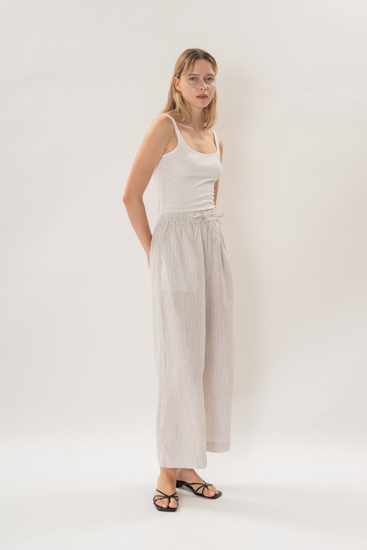 Petite Linen Relaxed Straight-Leg Pants in White Stripes