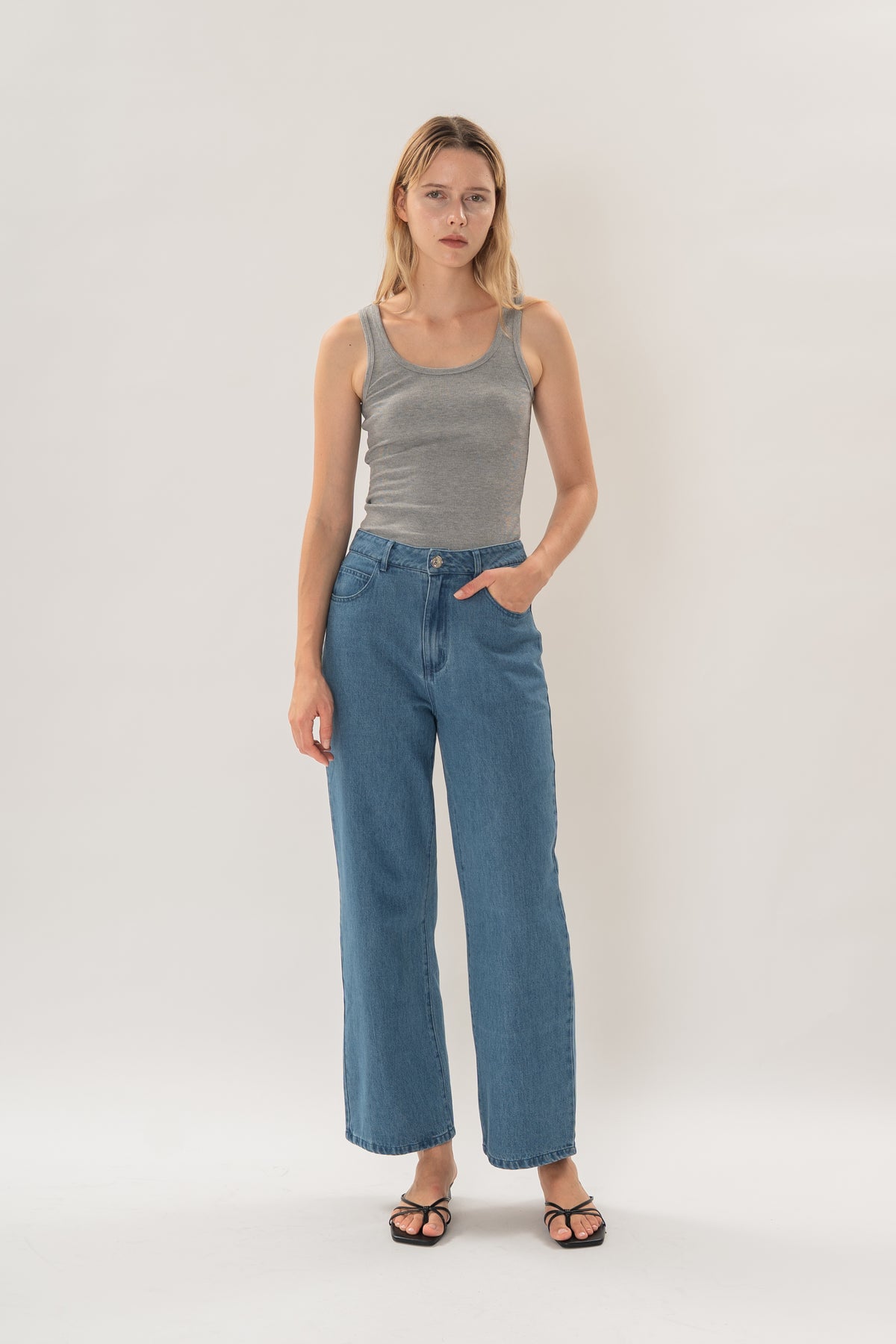 Studios Classic Straight Cut Jeans in Mid Blue Wash