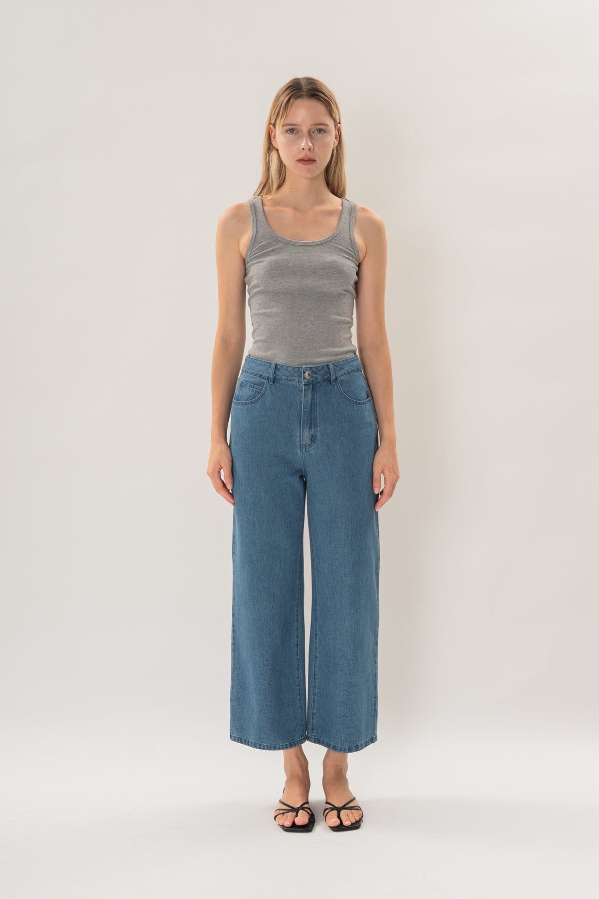 Petite Studios Classic Straight Cut Jeans in Mid Blue Wash