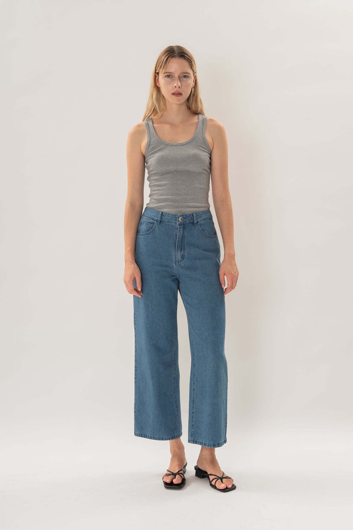 Petite Studios Classic Straight Cut Jeans in Mid Blue Wash