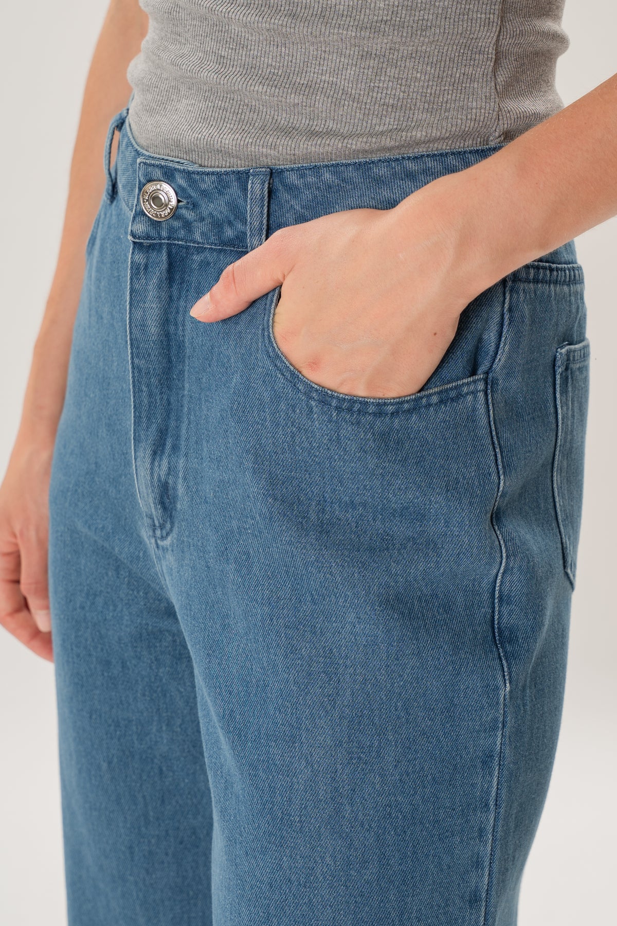 Petite Studios Classic Straight Cut Jeans in Mid Blue Wash