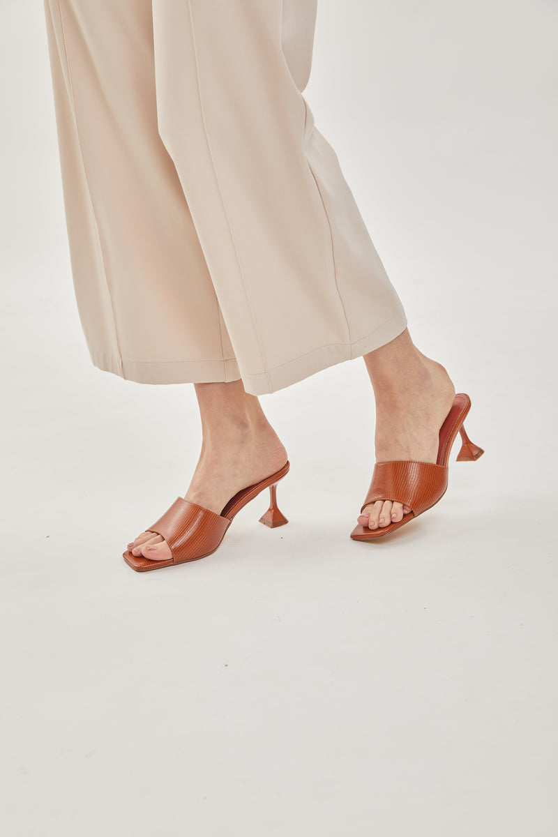 Fara Heels in Soil