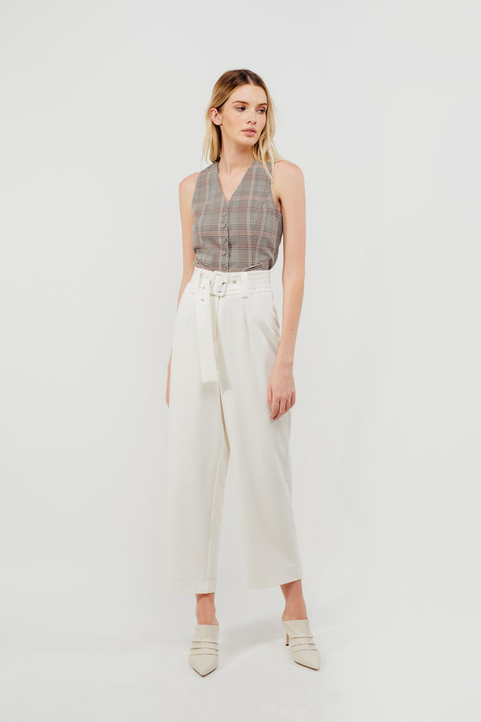 Belted Straight Legged Trousers In White – KLARRA