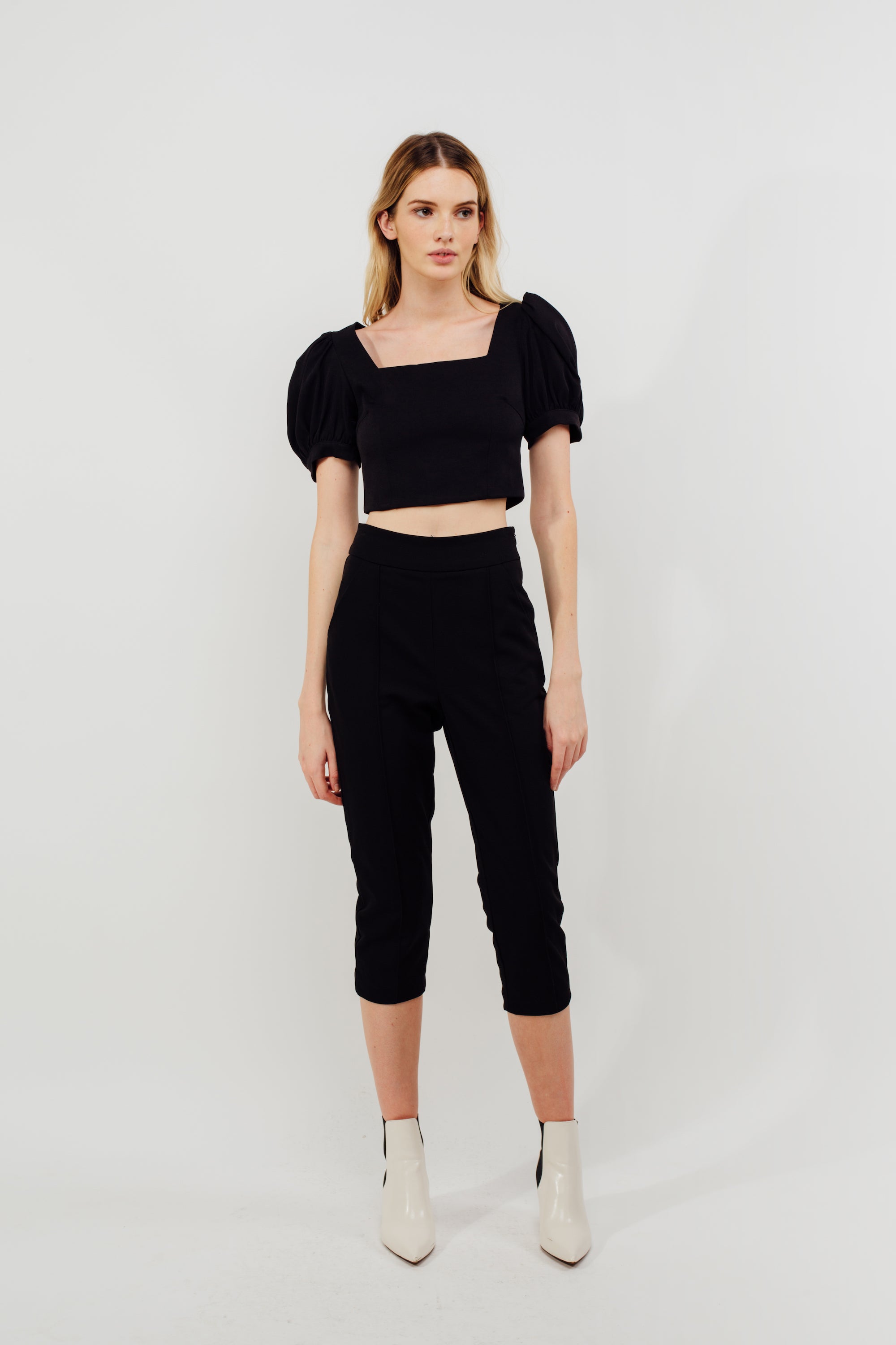Cropped Tailored Trousers In Black