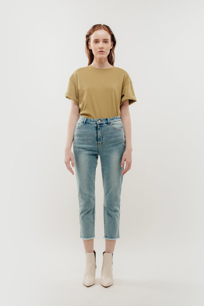 Cropped High Waisted Jeans with Raw Hem