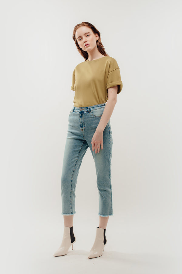 Cropped High Waisted Jeans with Raw Hem
