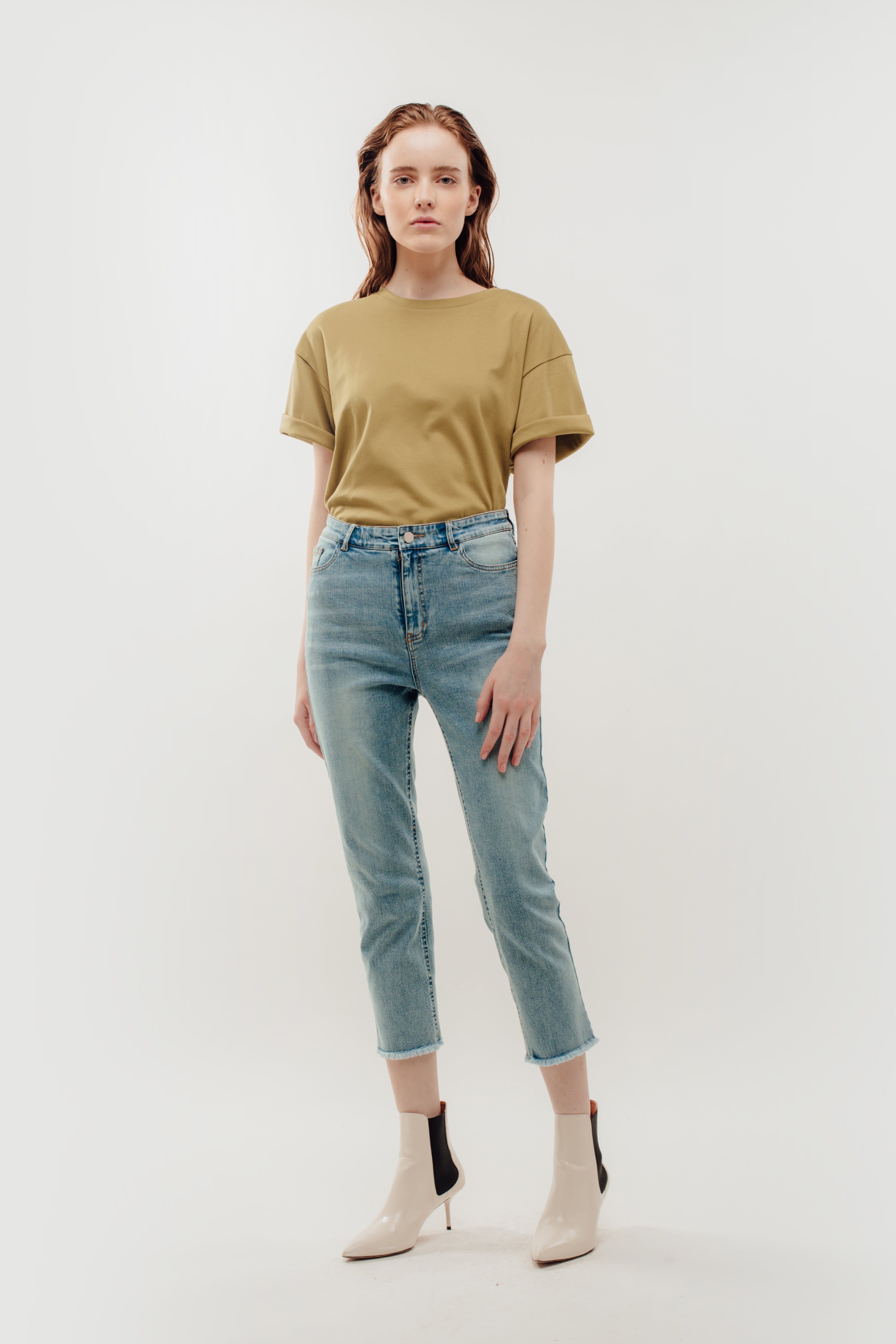 Cropped High Waisted Jeans with Raw Hem