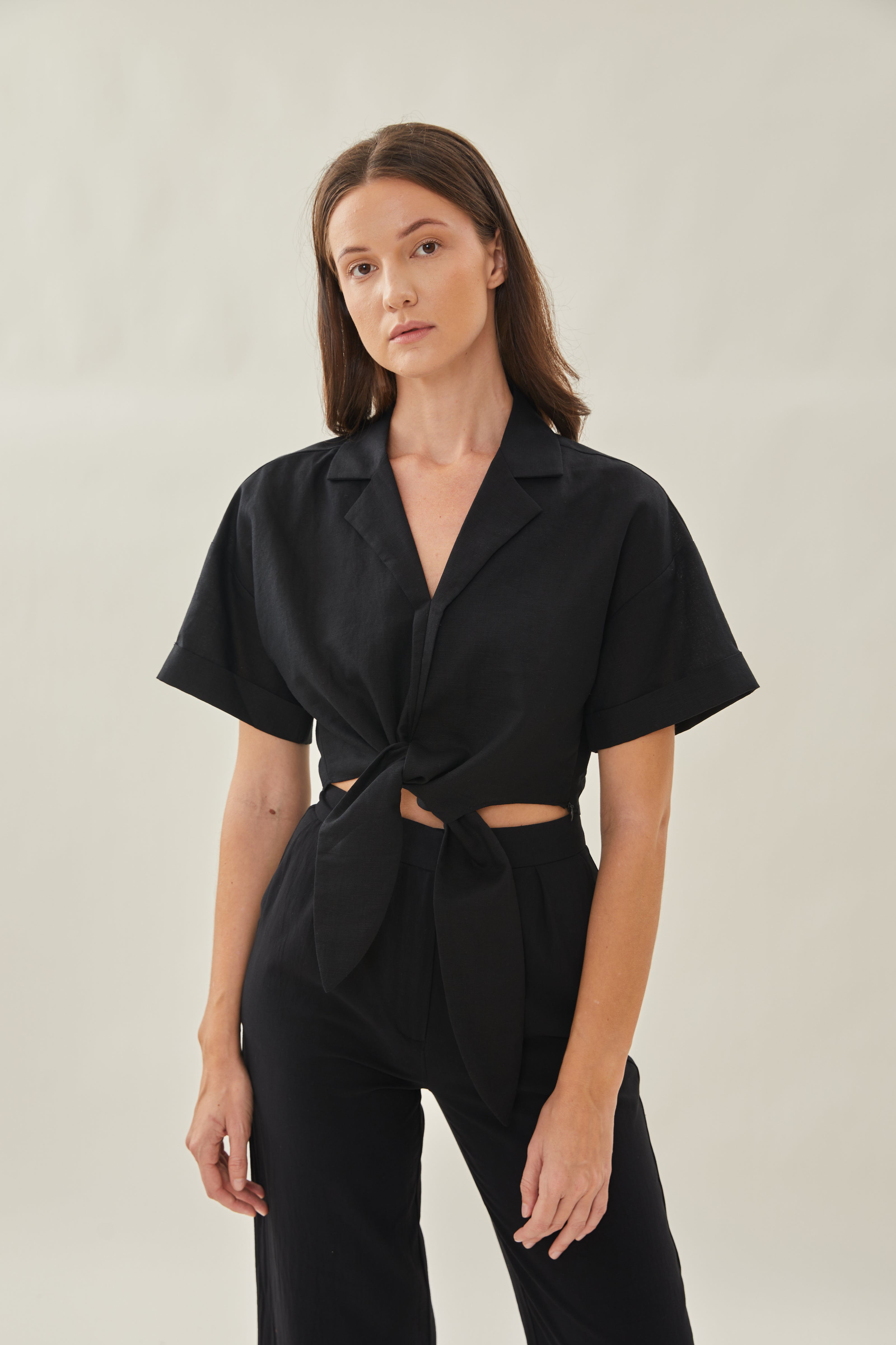 Linen Knotted Shirt in Black