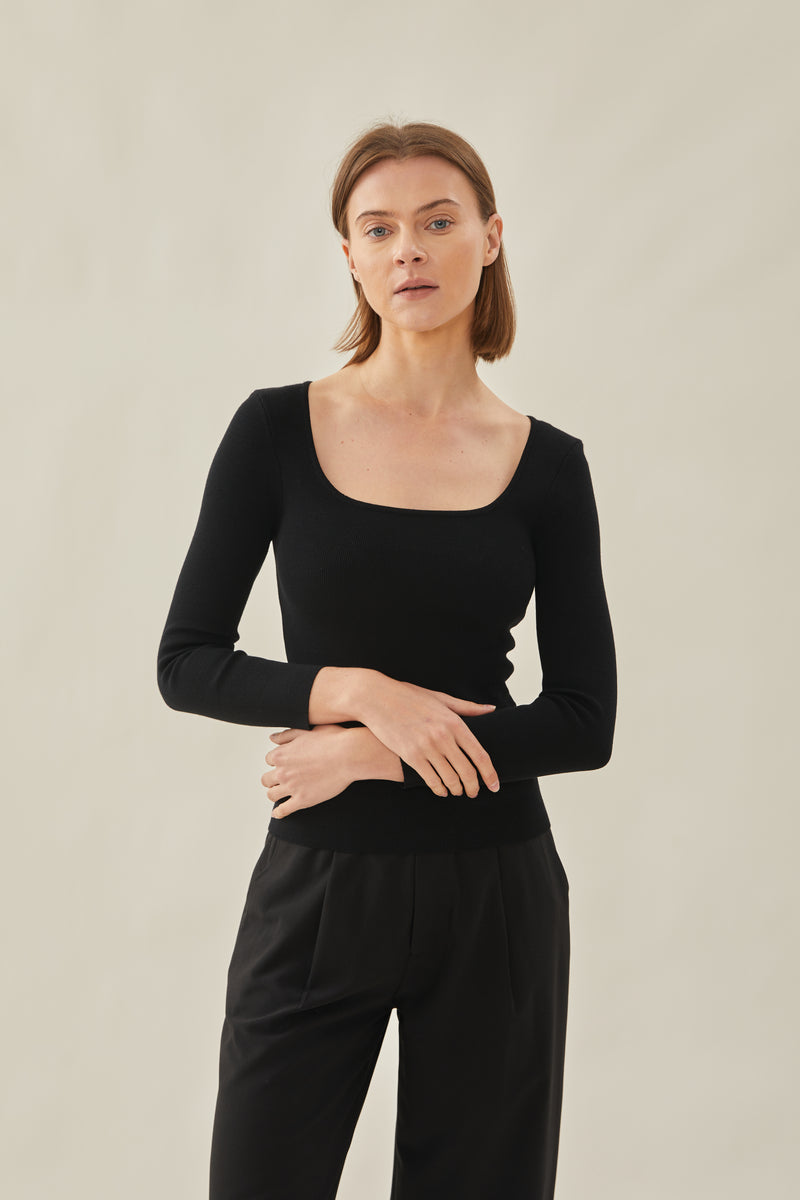 Rounded Square Neck Knit Top in Black