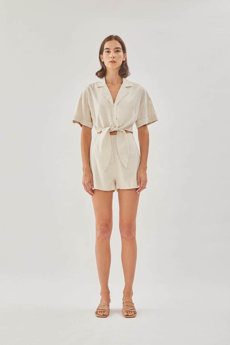 Linen Shorts in Natural