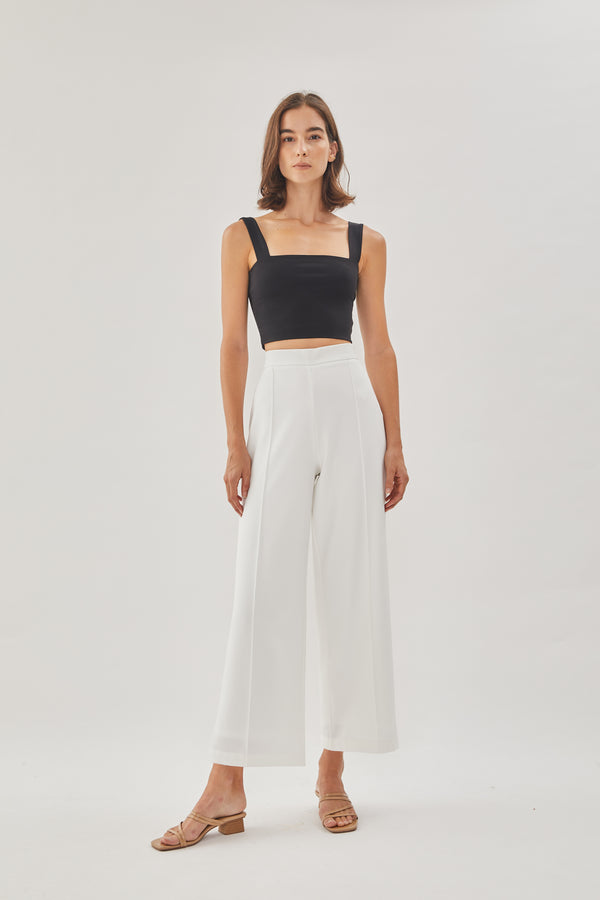 High Waisted Wide Legged Trousers W Foldlines in White