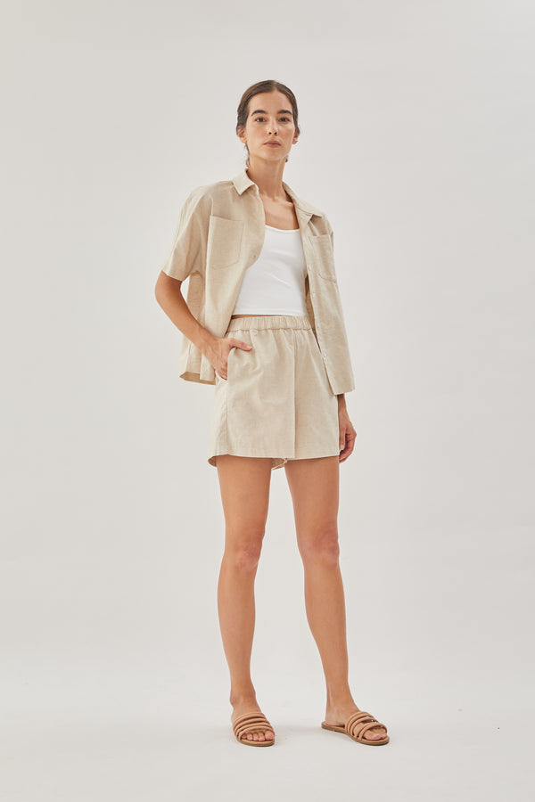 Linen Relaxed Shorts in Natural