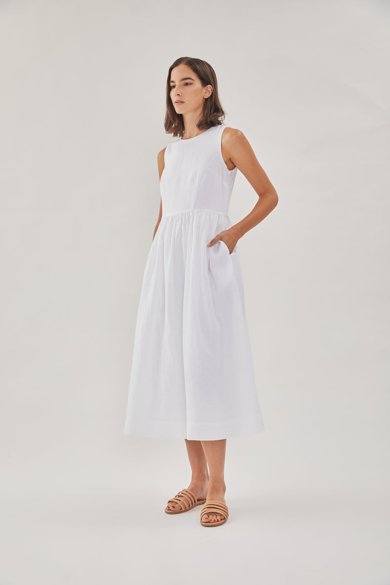Linen Sleeveless Gathered Dress in White