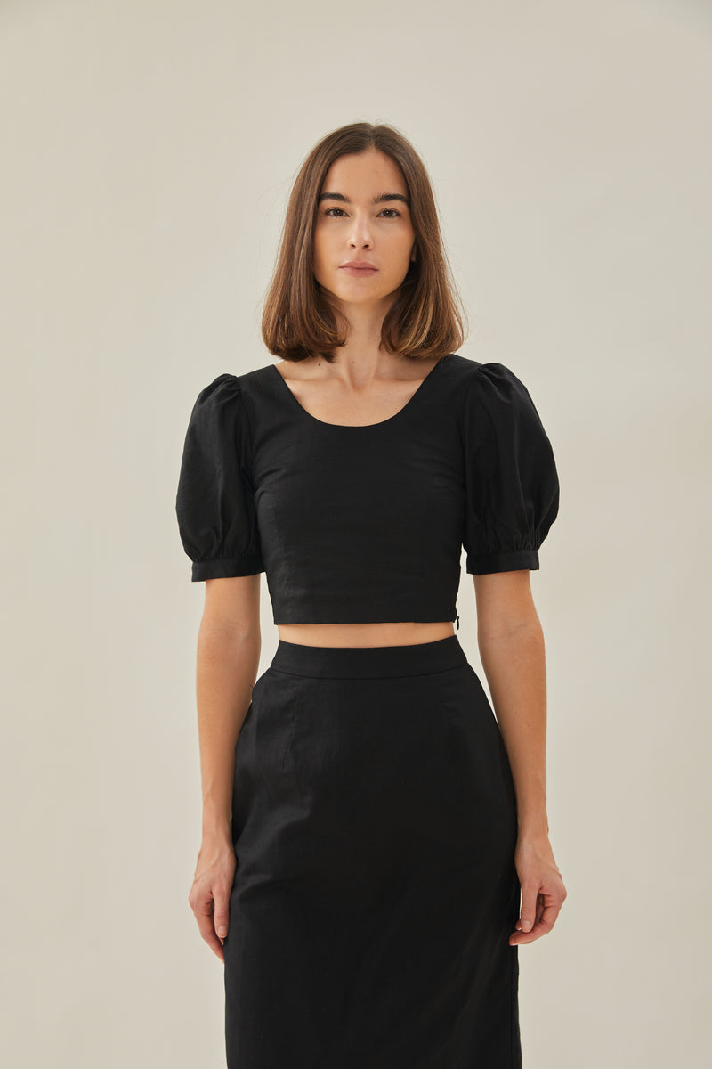 Cropped Puffed Sleeved Top in Black