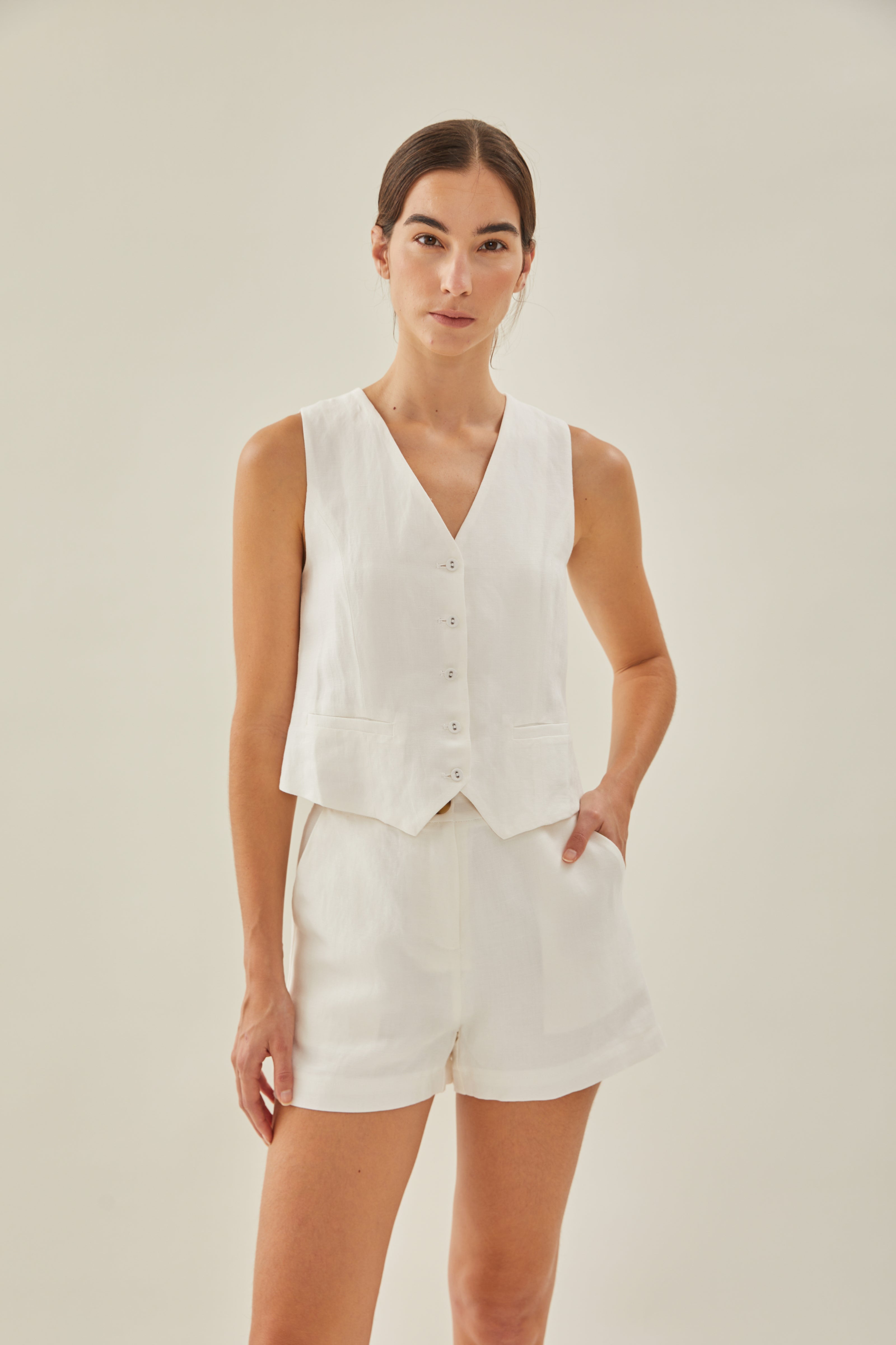 Relaxed Linen Shorts in White