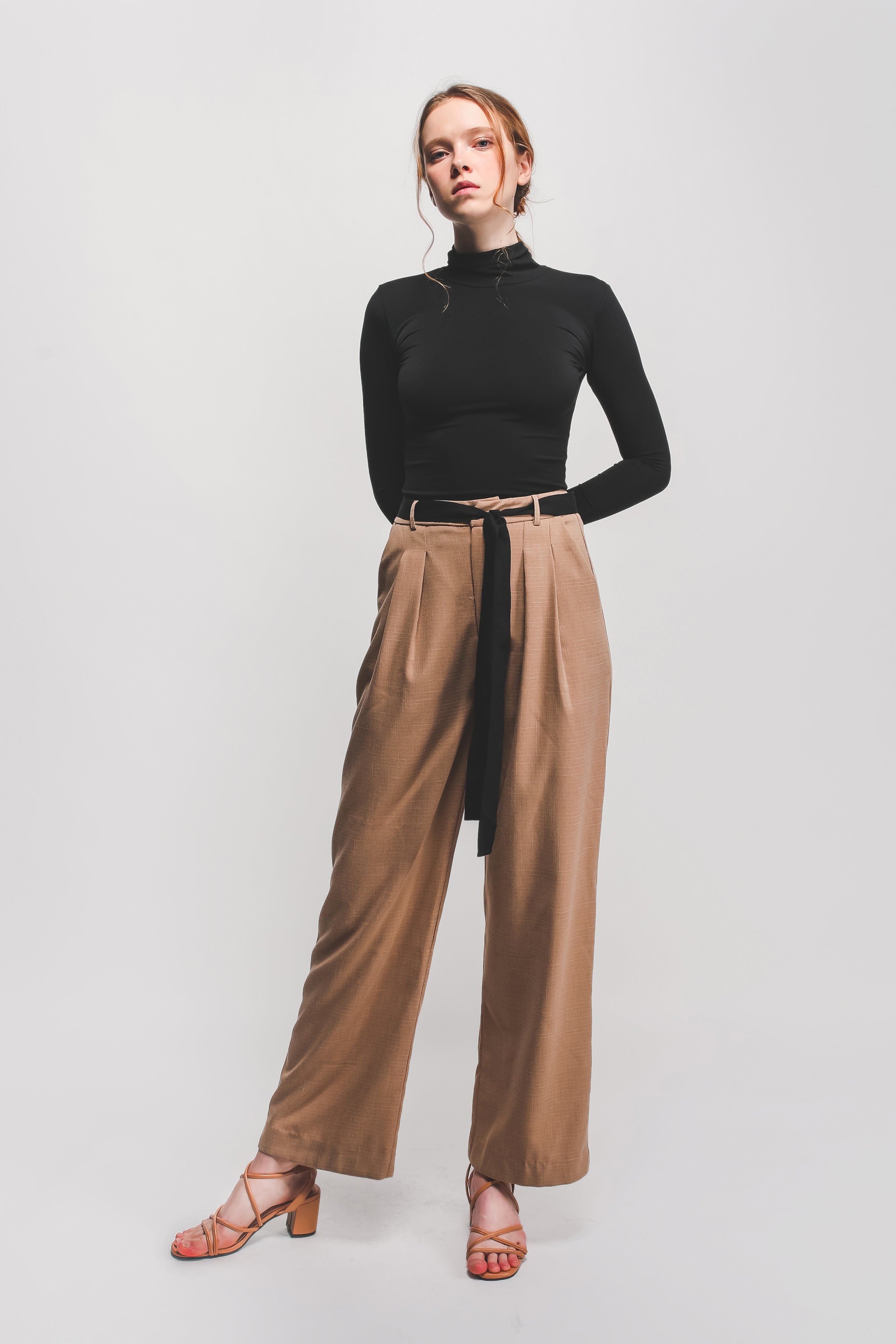 Textured Wide Legged Pants W Contrasting Sash In Camel