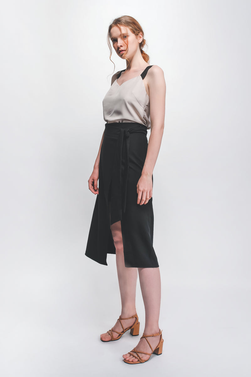 Classic Knotted Wrap Skirt In Black