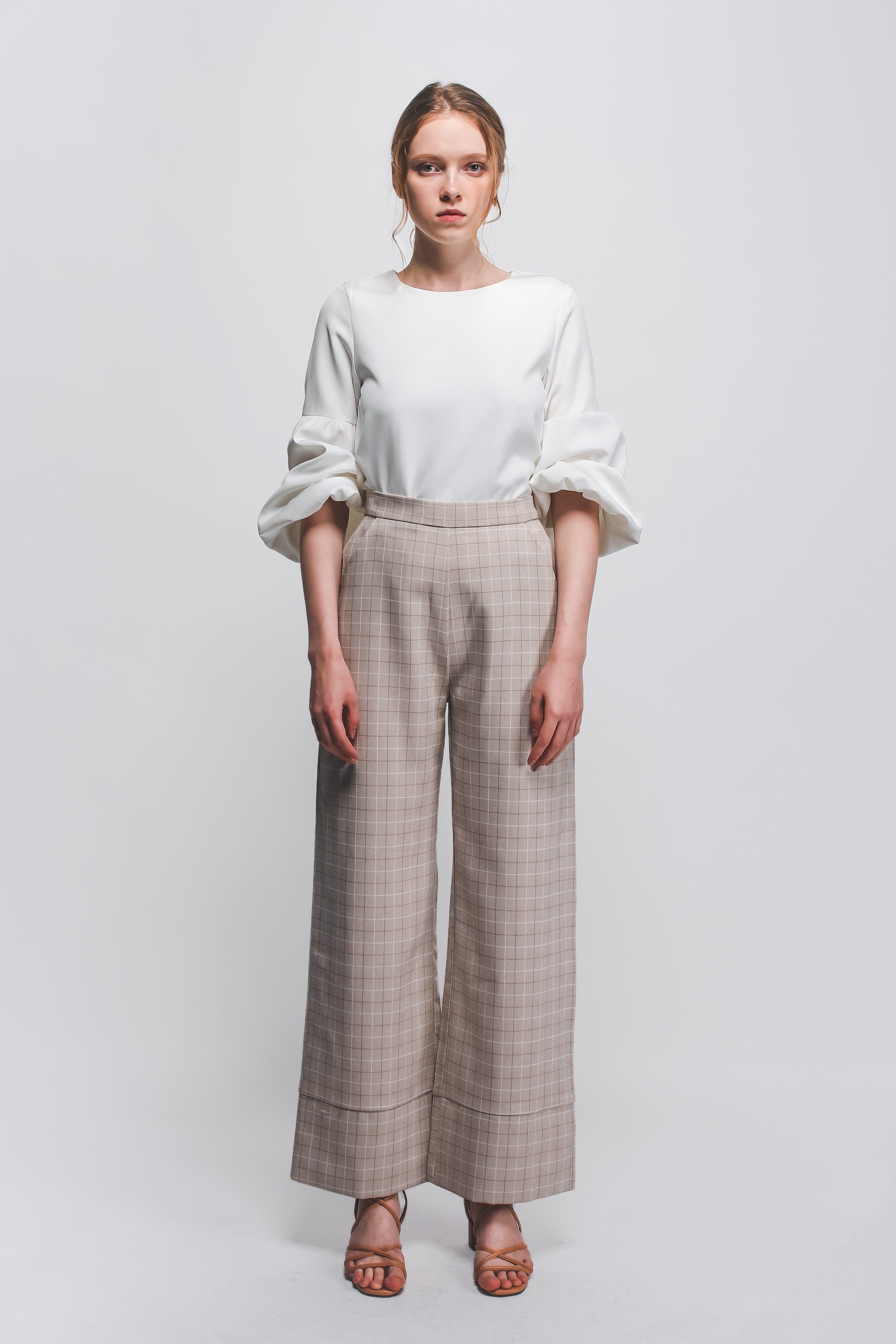 Checkered Hem Detailed Wide Legged Pants In Biege