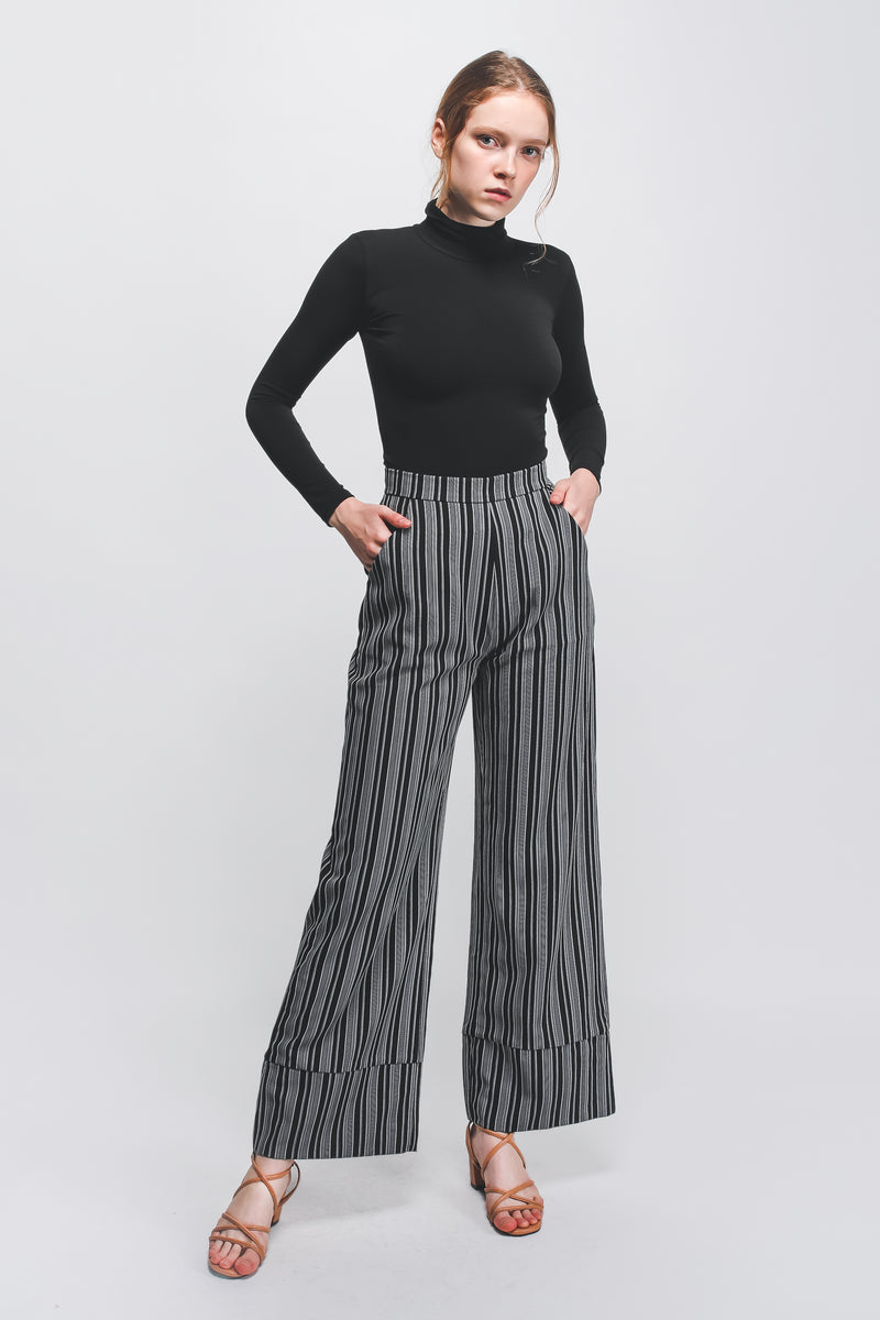 Hem Detailed Wide Legged Pants In Black/White Stripes