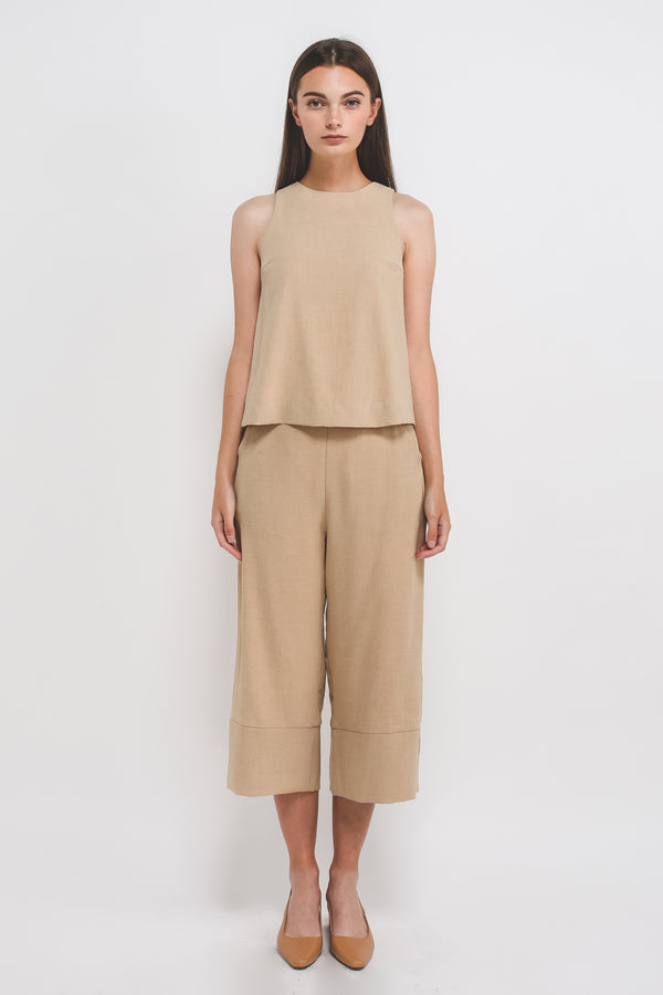 Textured Tank Top w Curved Hem In Sand