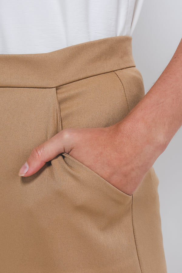 Classic High Waisted Culottes W Hem Detailing In Camel