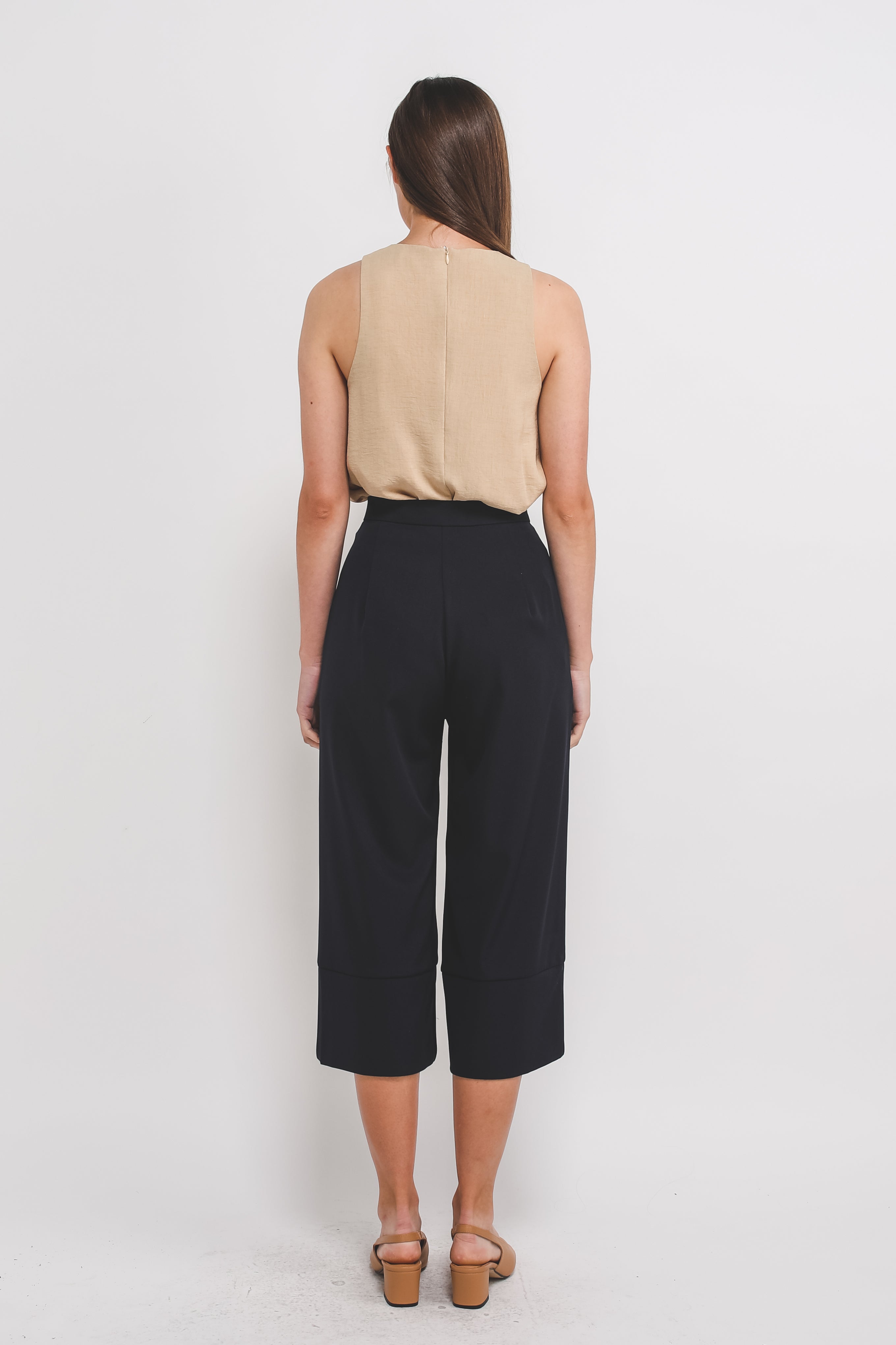 Classic High Waisted Culottes W Hem Detailing In Navy