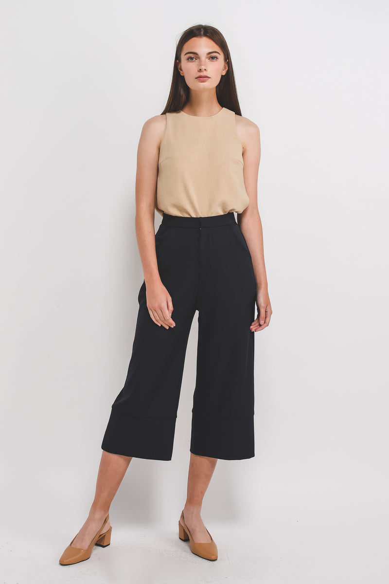 Classic High Waisted Culottes W Hem Detailing In Navy