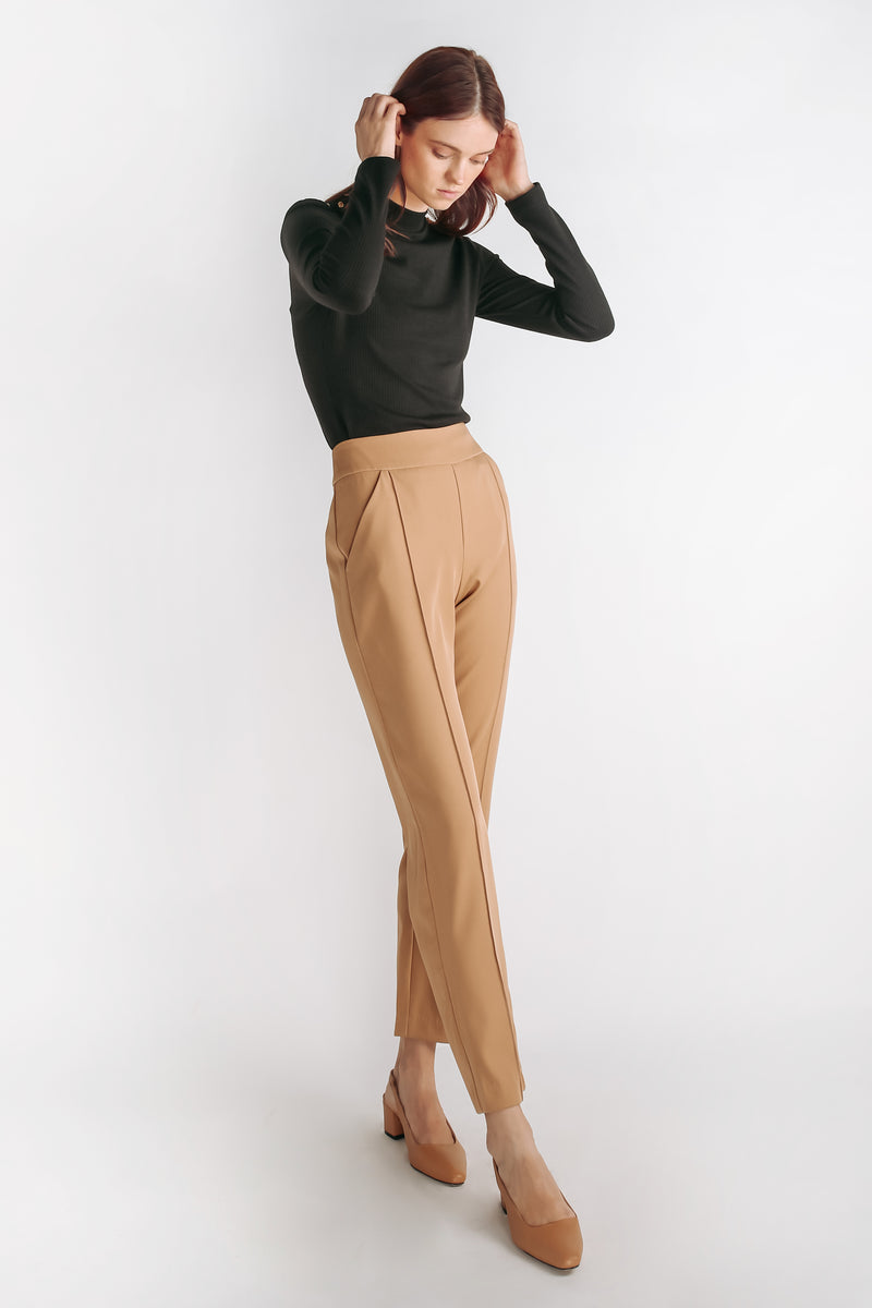 Cropped Tailored Trousers In Camel – KLARRA