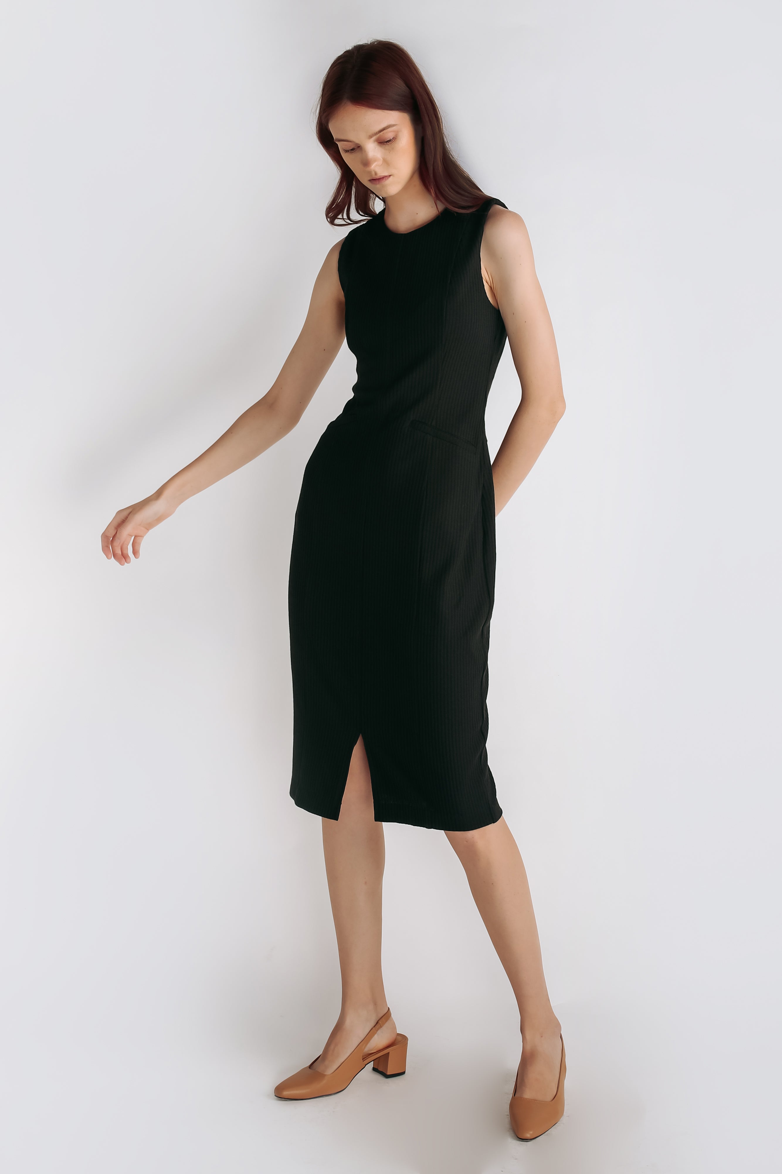 Textured Knit Sleeveless Dress In Black