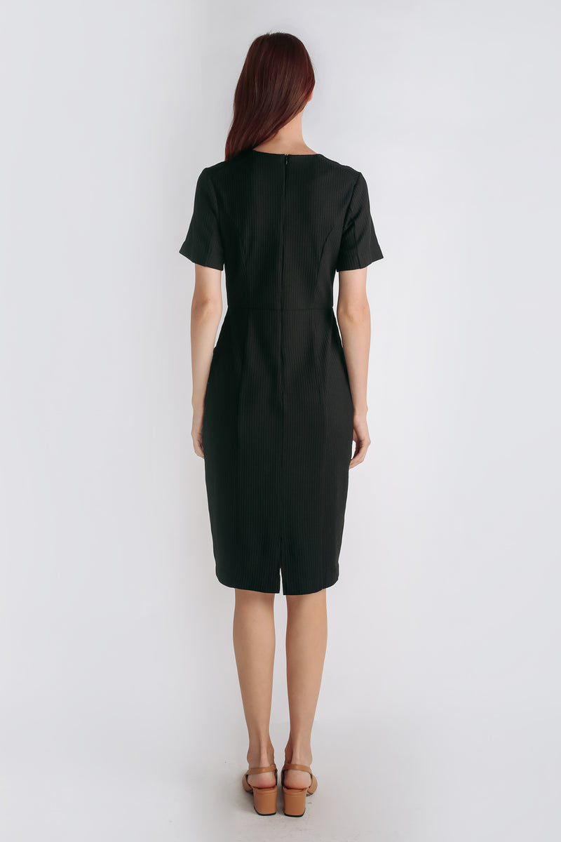 Textured Knit Short Sleeved Dress In Black