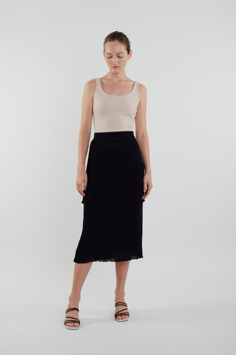 Layered Midi Pleated Skirt in Black