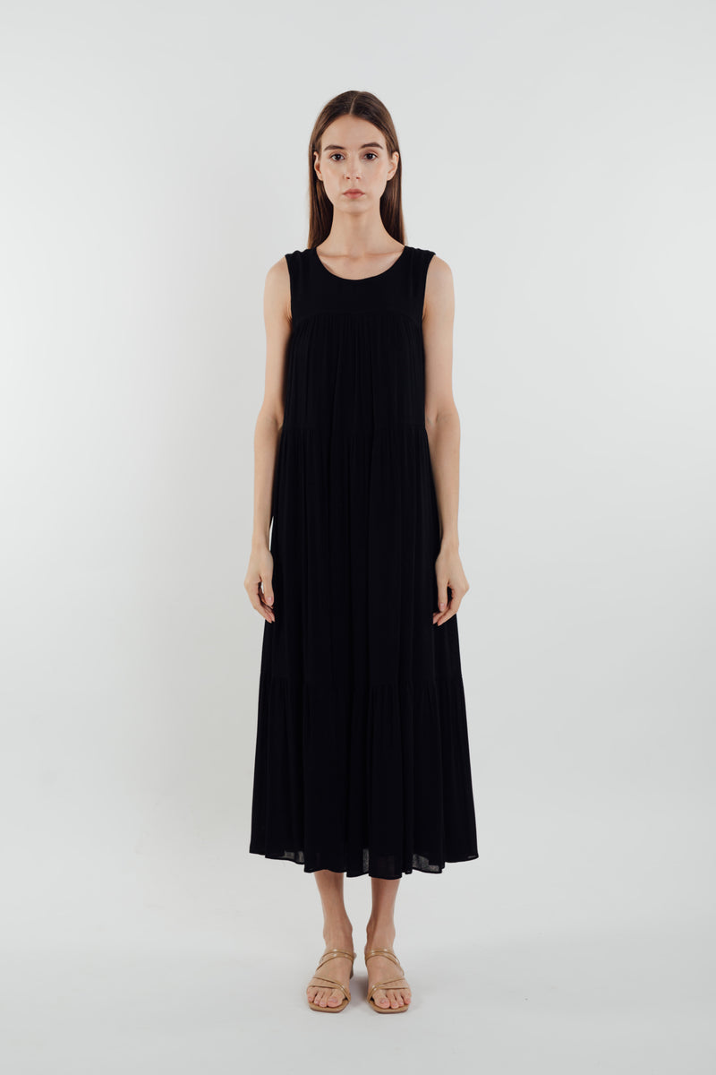 Tiered Textured Maxi Dress in Black