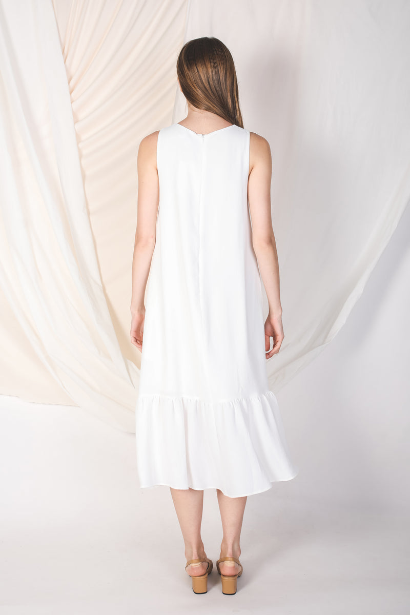 Ruffle Hem A-Line Dress In White (Petite)